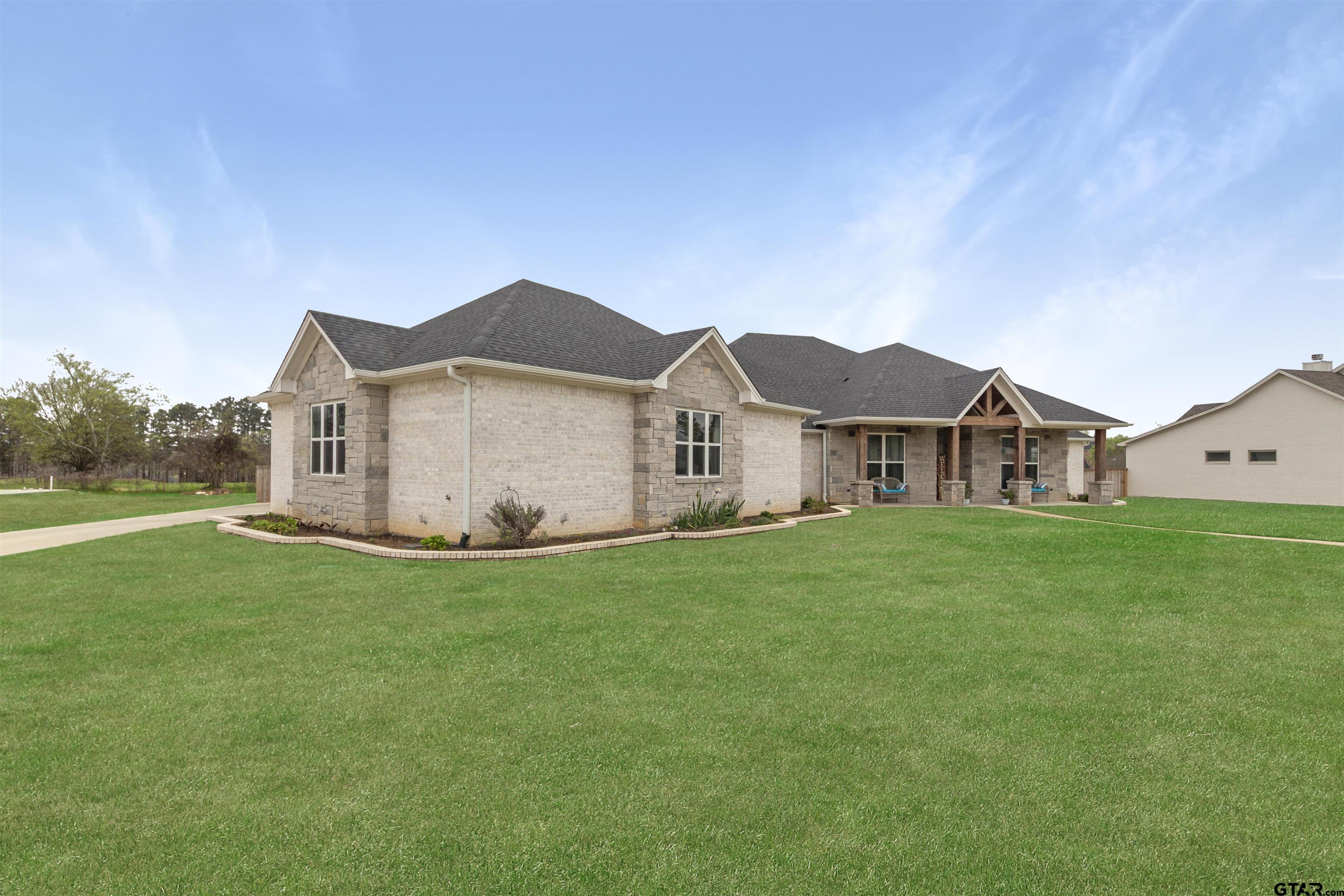 219 White N Gail Ln