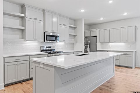 MLS: 25004072