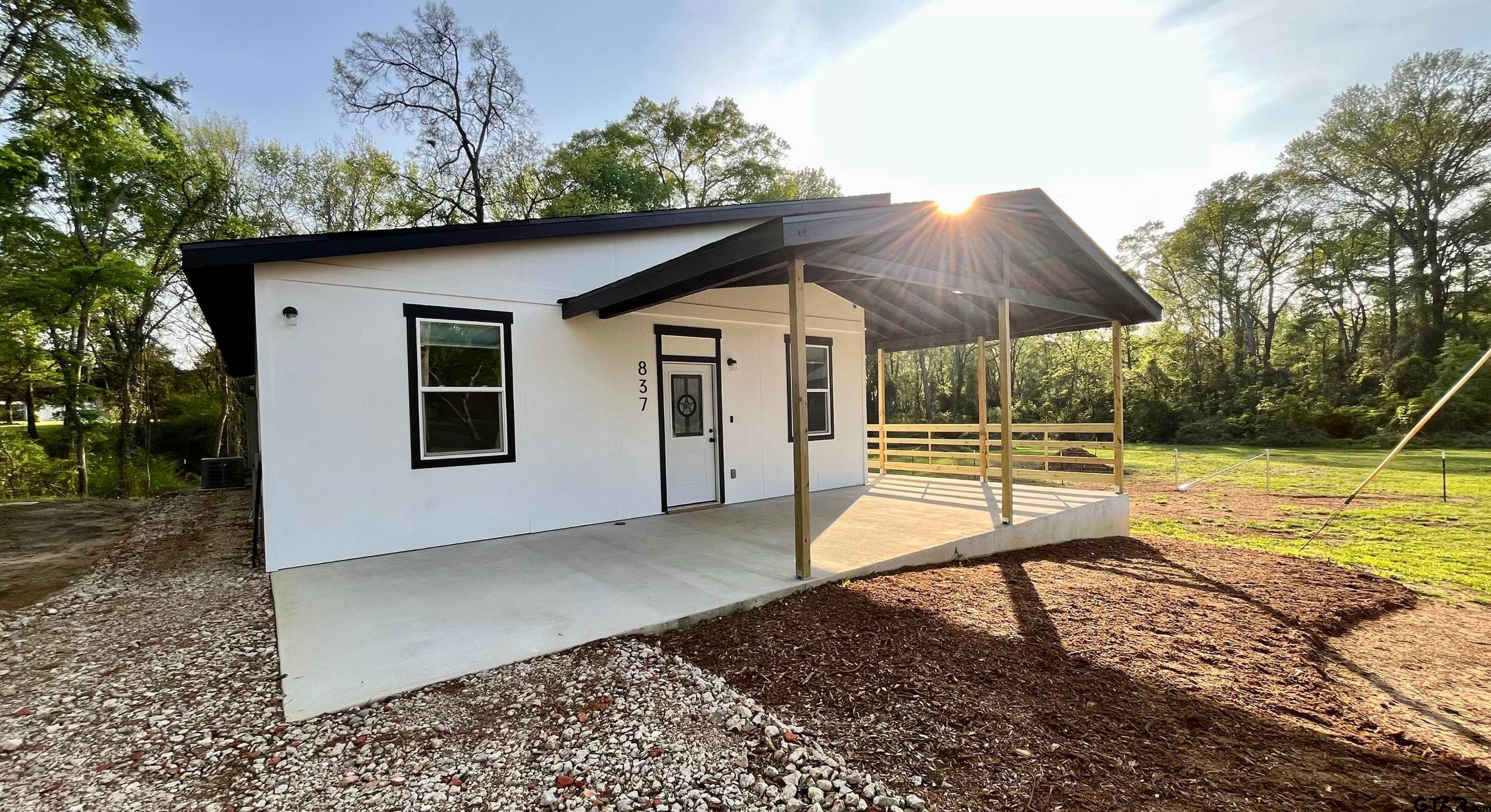 837 Red Bud Cir
