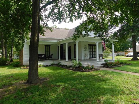 602 E NORTH ST Lindale TX 75771