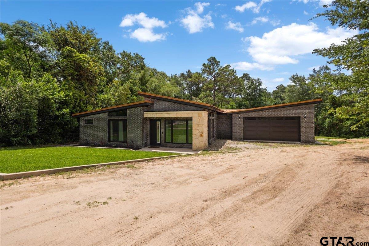 215 Brookside