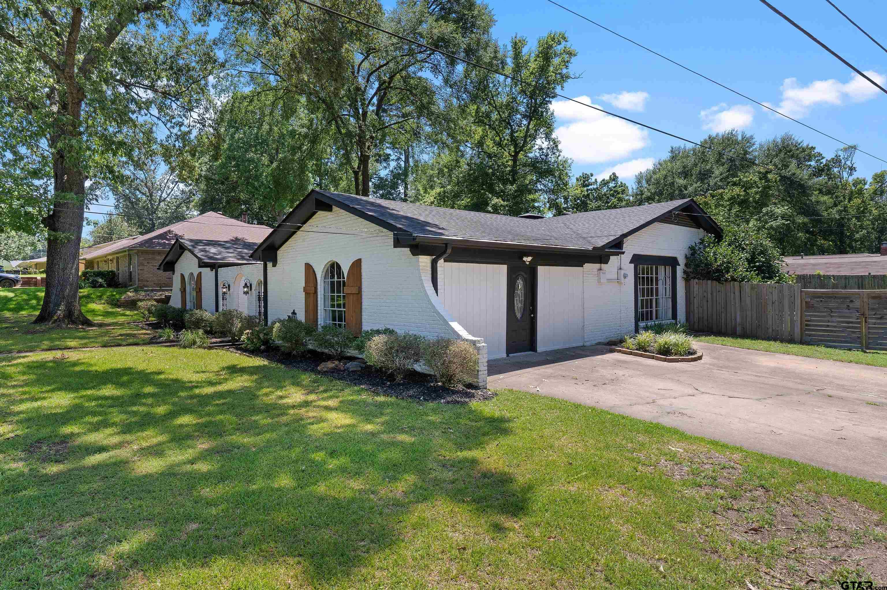 1515 Miami Dr.
