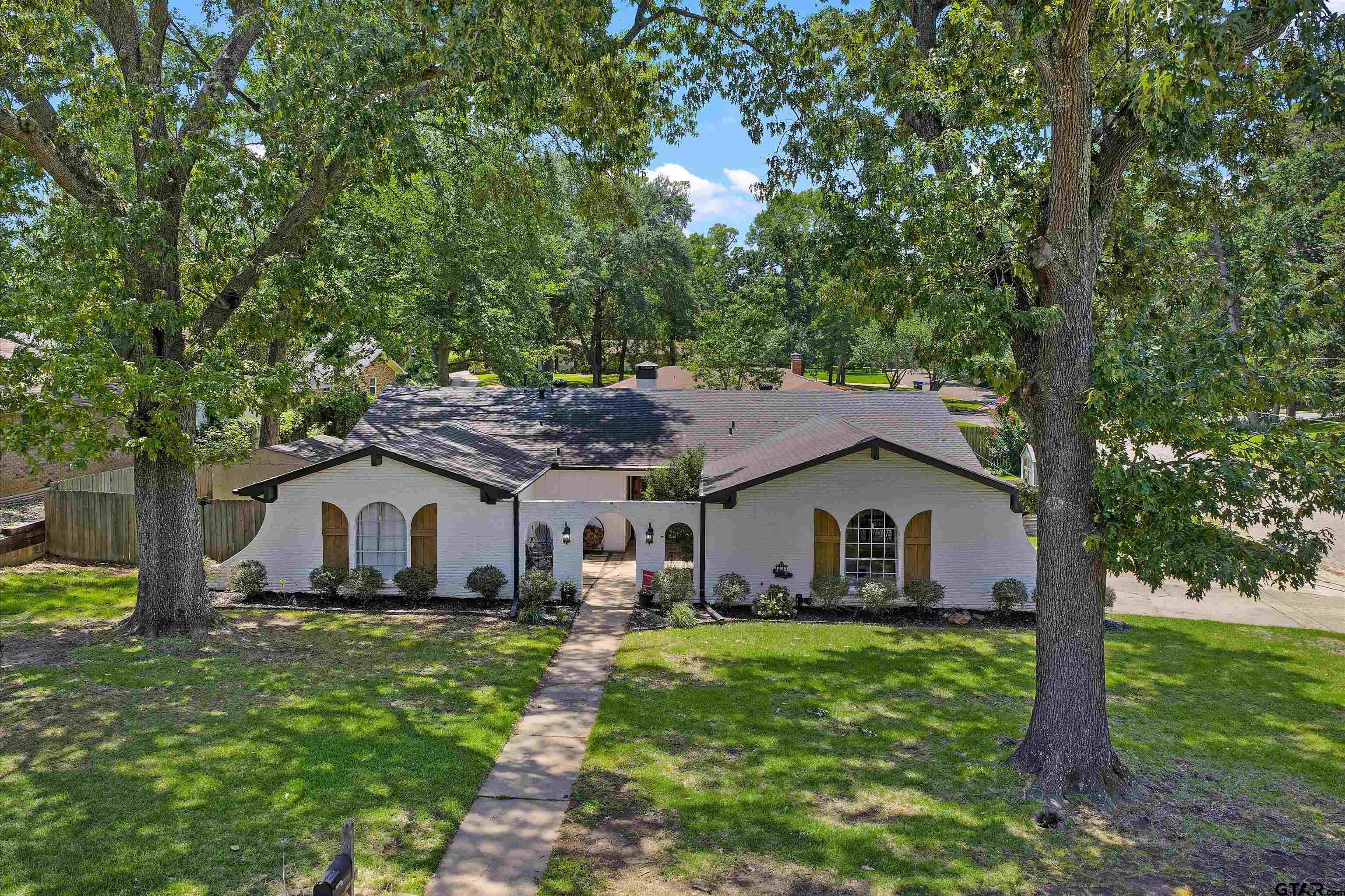 1515 Miami Dr.