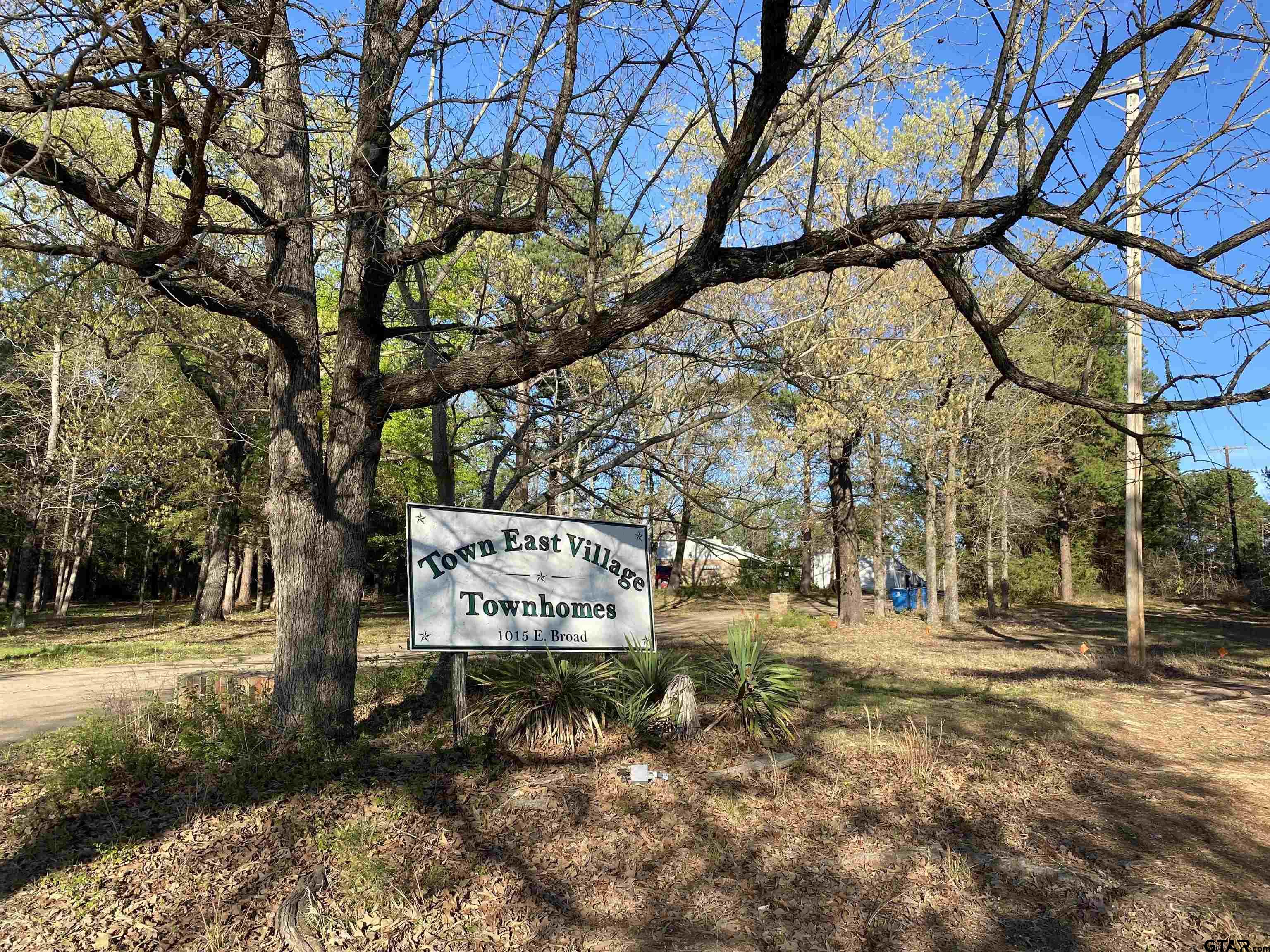 1015 E Broad St. #14