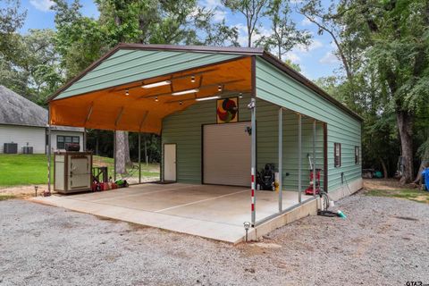 A home in Crockett