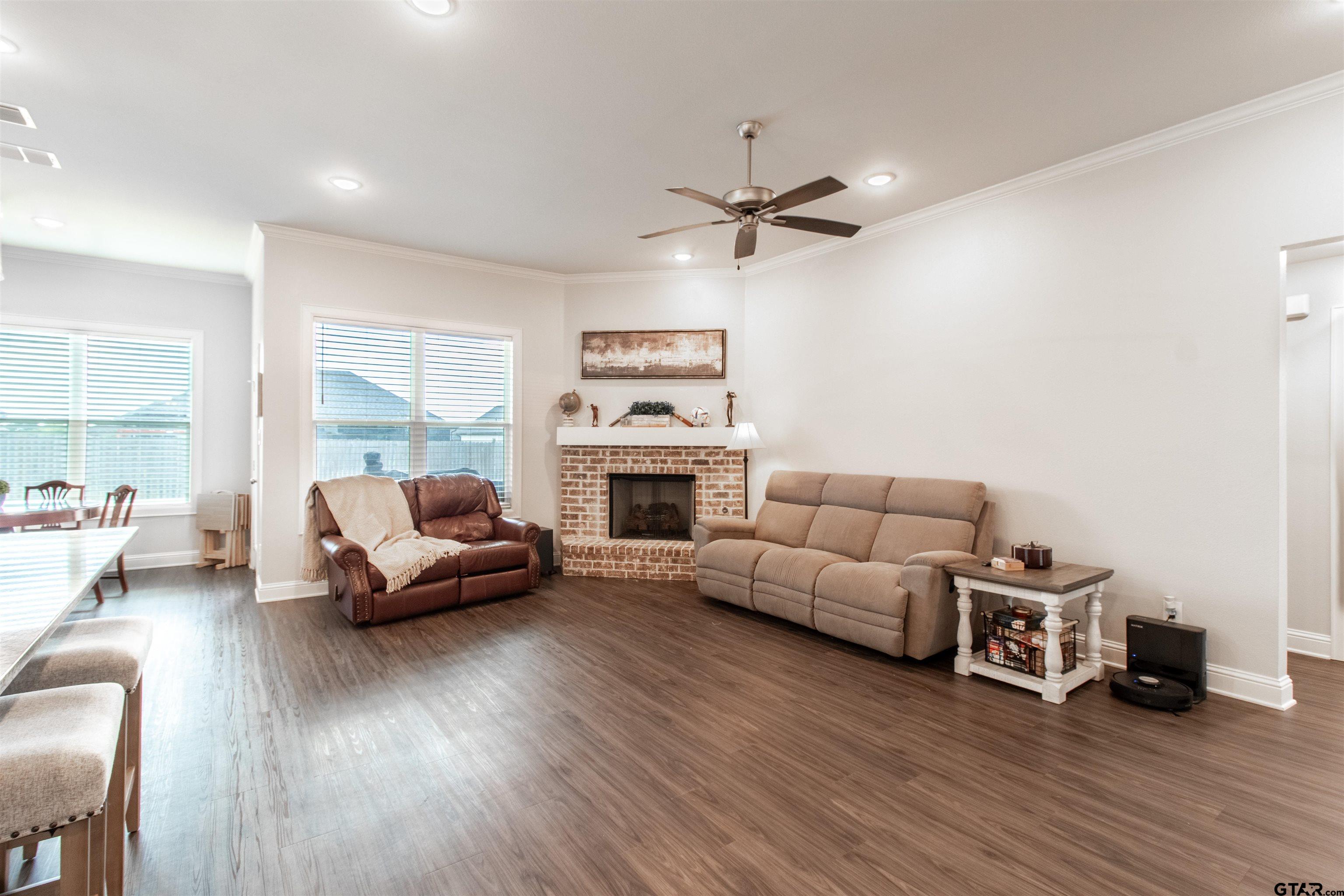227 Amanda Ave