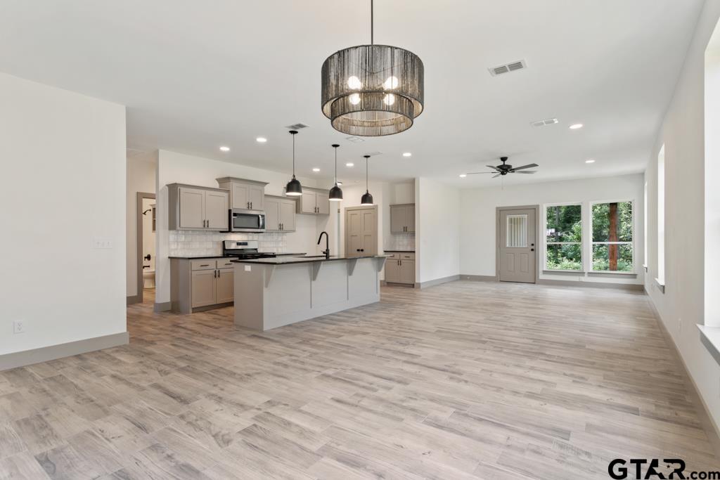 16326 Crossing Circle