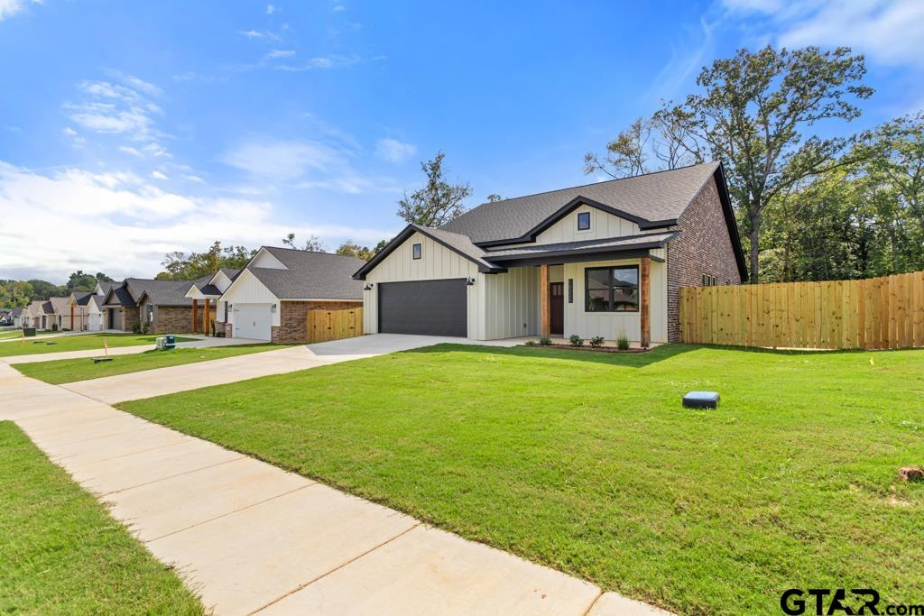 16326 Crossing Circle