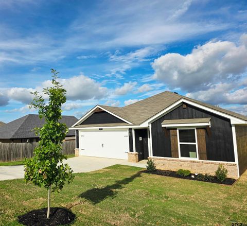 847 Martin St Chandler TX 75758