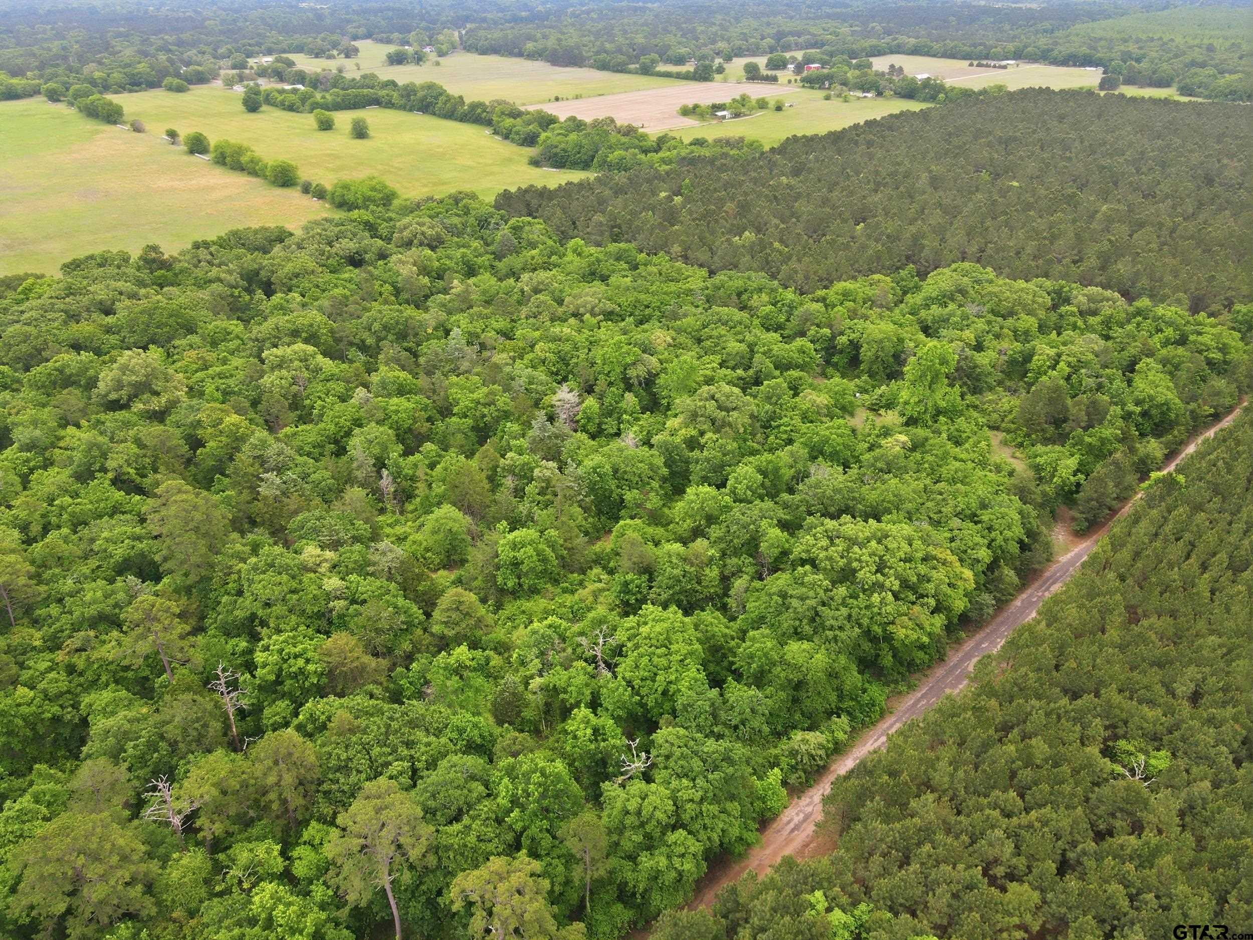 000 Private road 7832