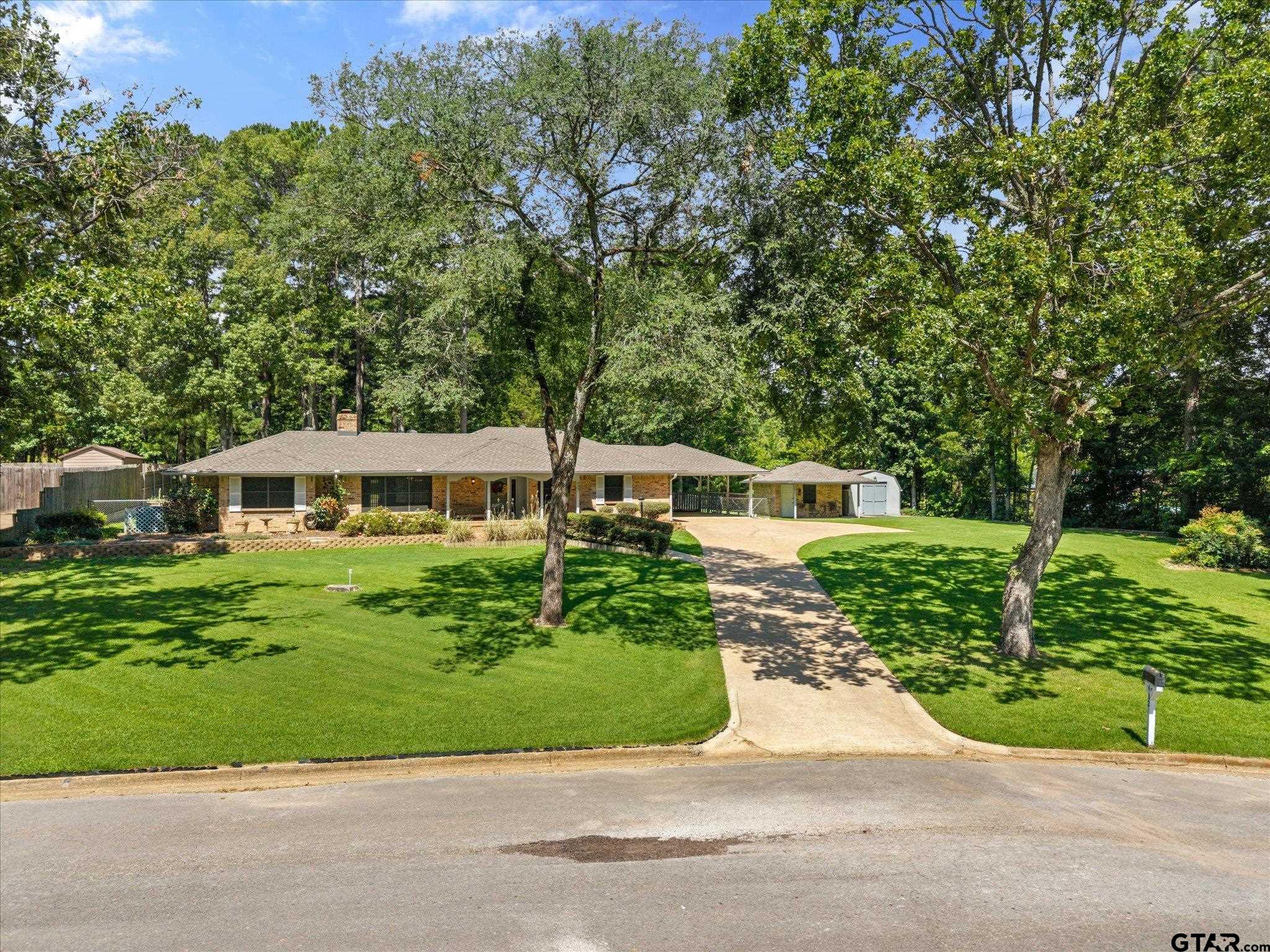 402 Shady Bend