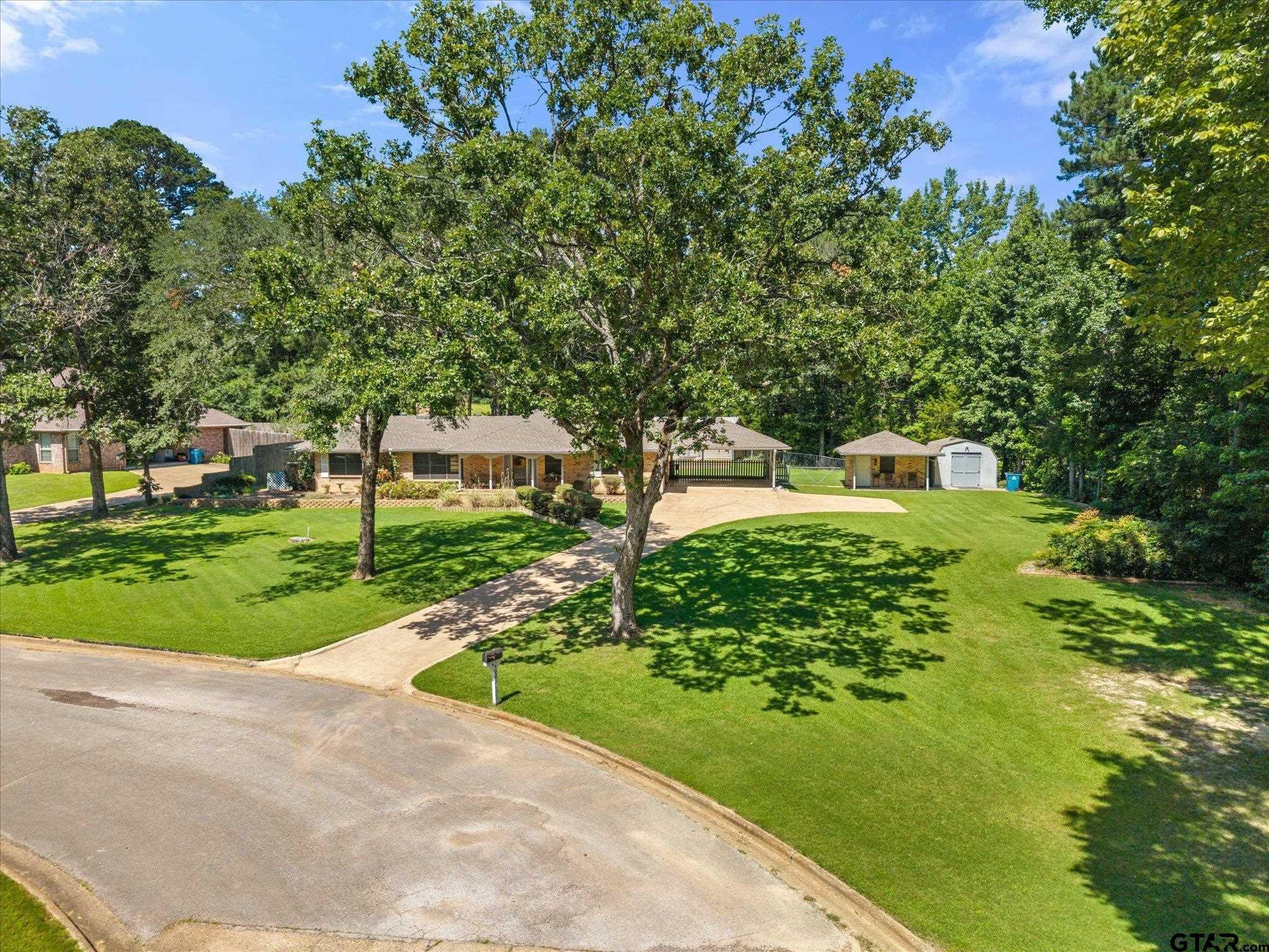 402 Shady Bend