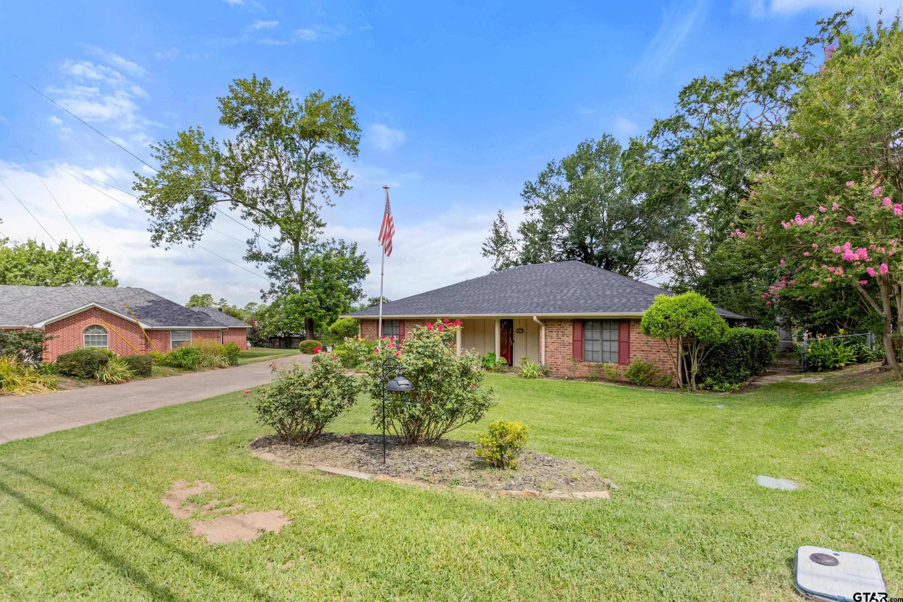 307 Texas Dr