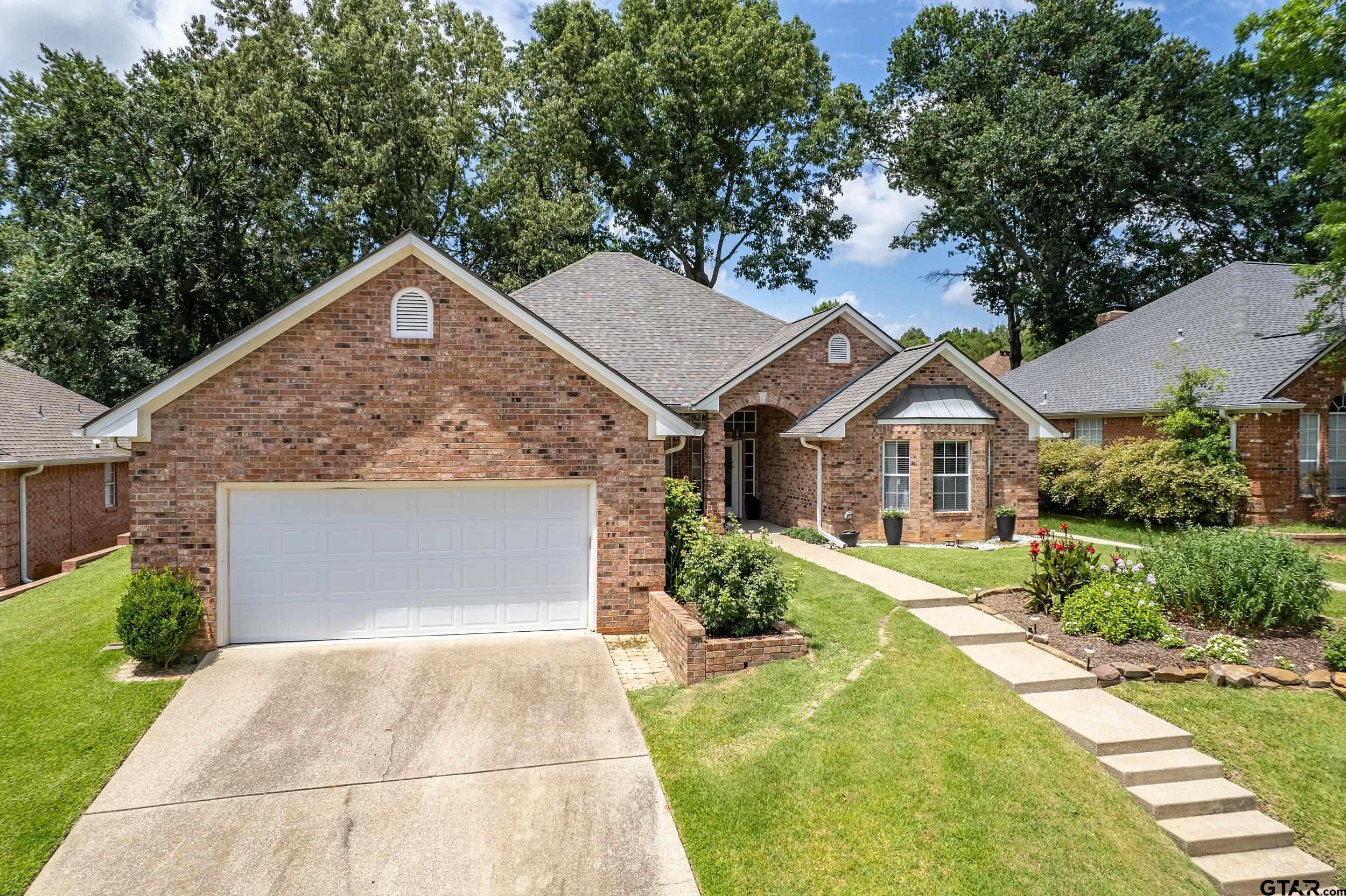 629 Whiteoak Ln