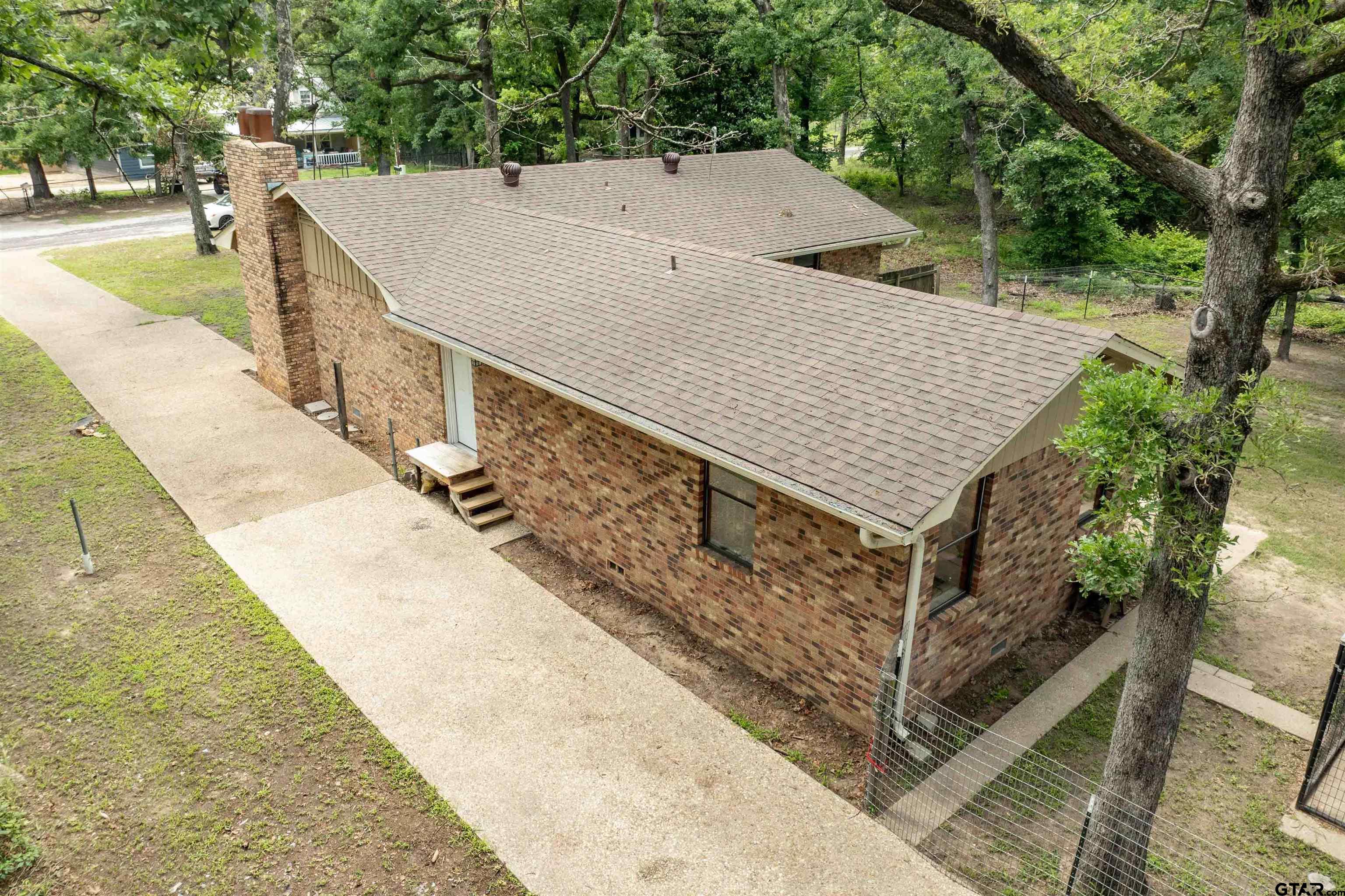 530 Holly Glen
