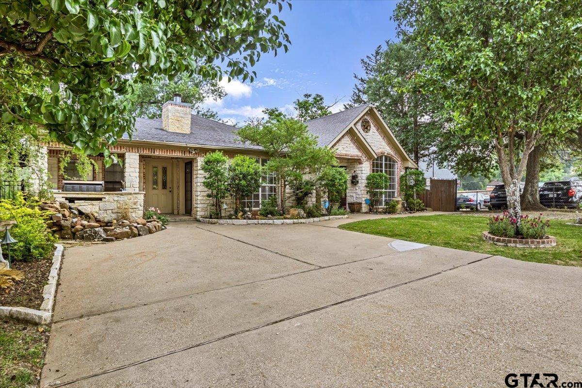 1017 E Olive St.
