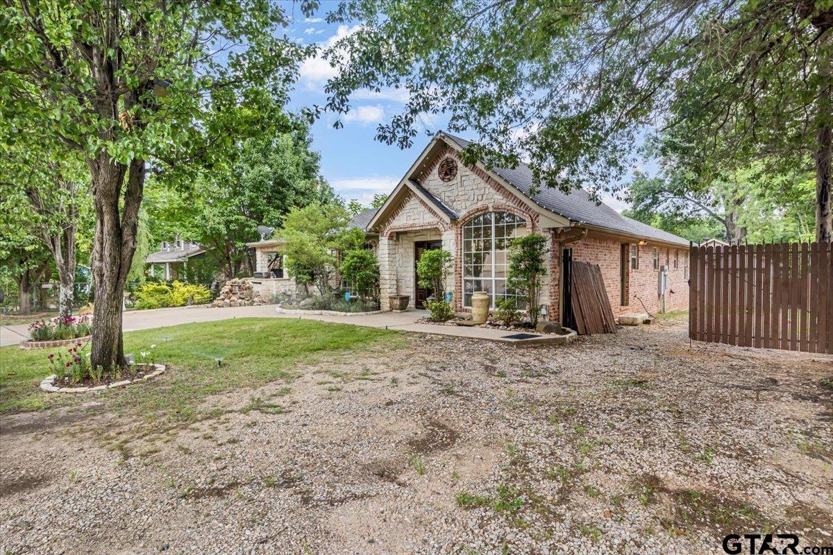 1017 E Olive St.