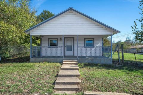 A home in Grand Saline