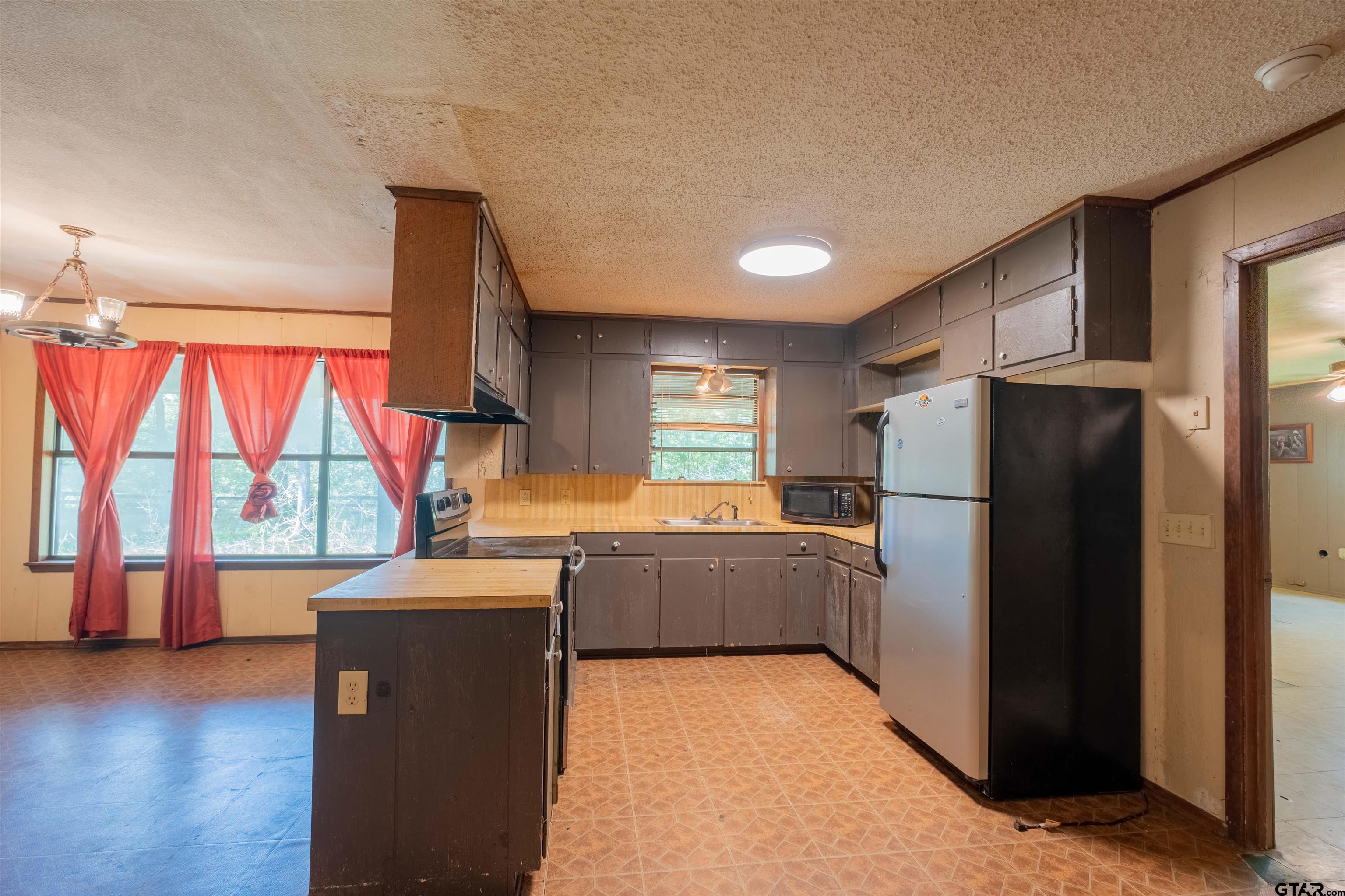 704 County Road 1903