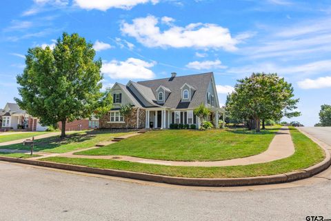 A home in Lindale