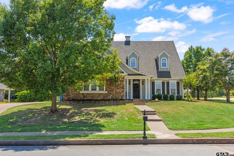 A home in Lindale