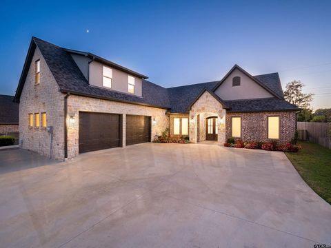 2232 Thornwood Tyler TX 75703