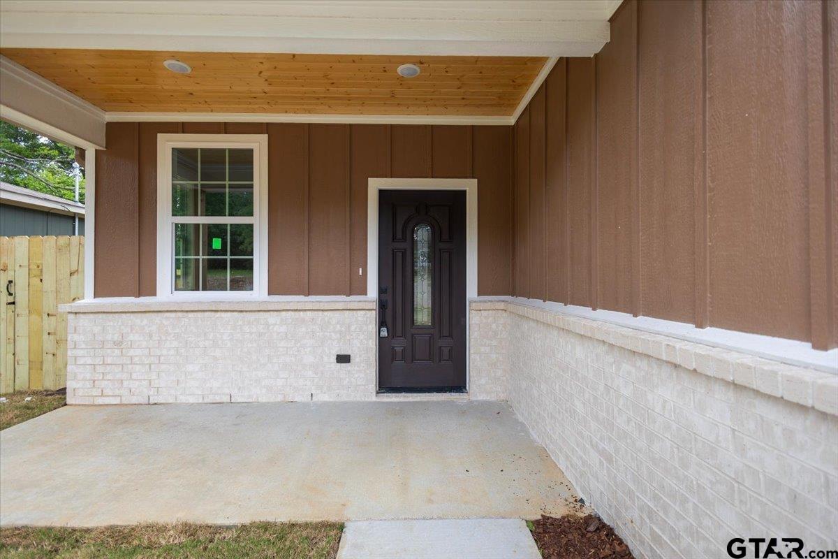1722 N. Ross