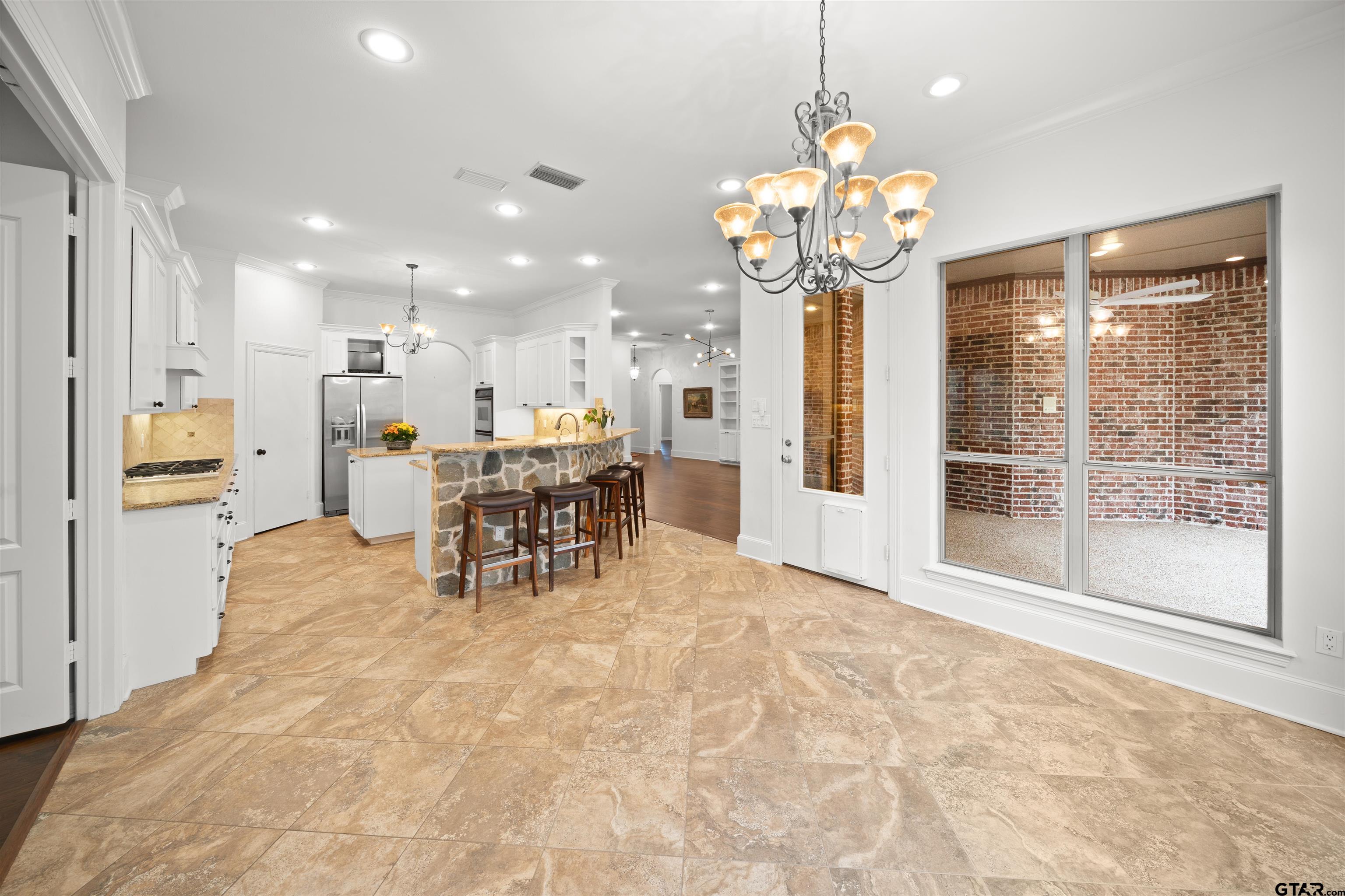 614 Tryon Ct