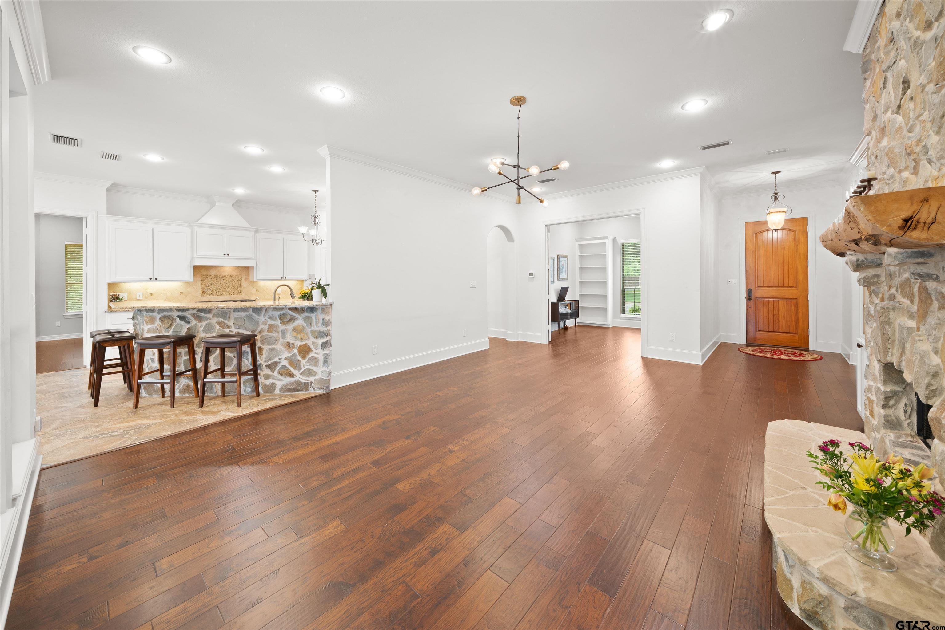 614 Tryon Ct