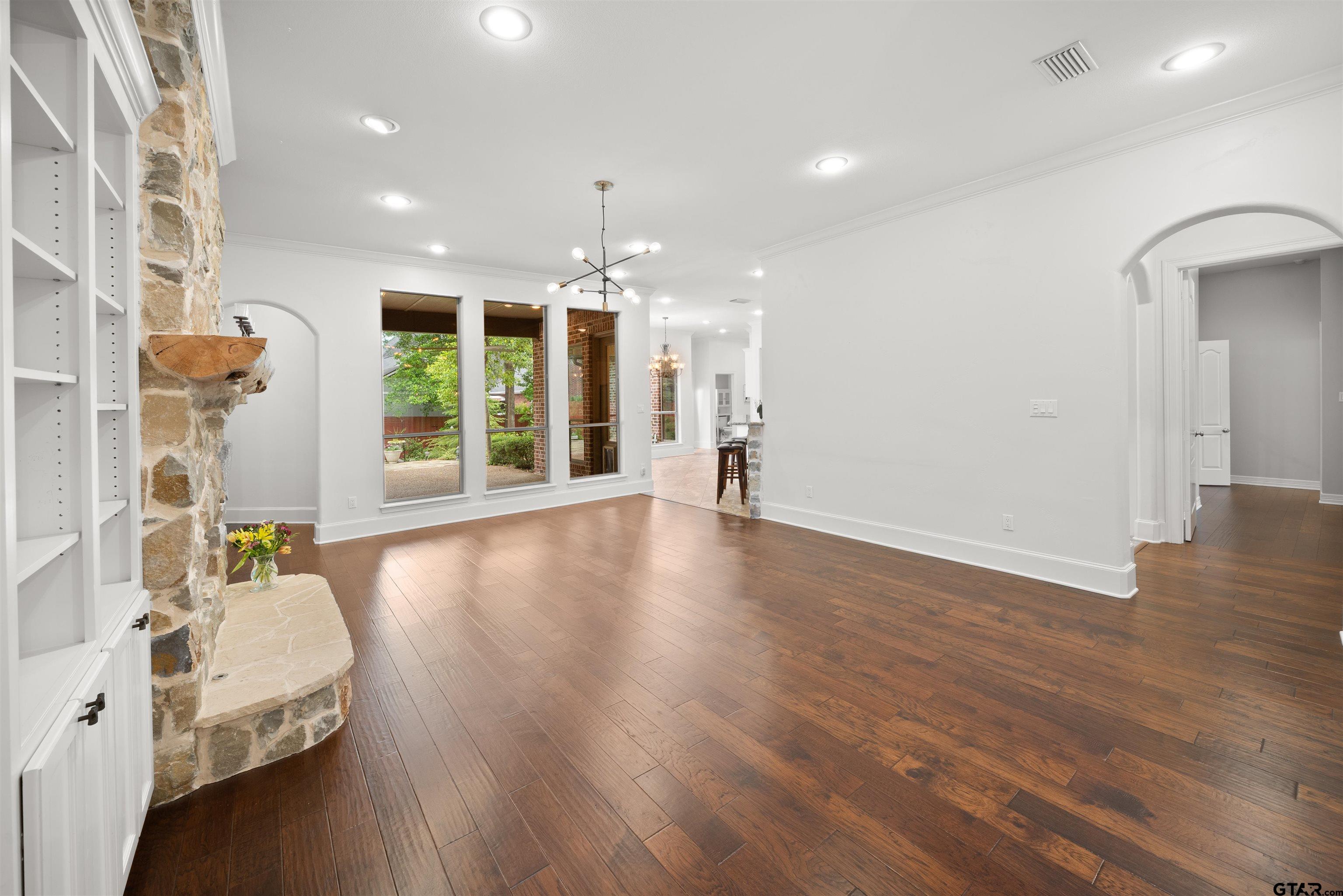 614 Tryon Ct