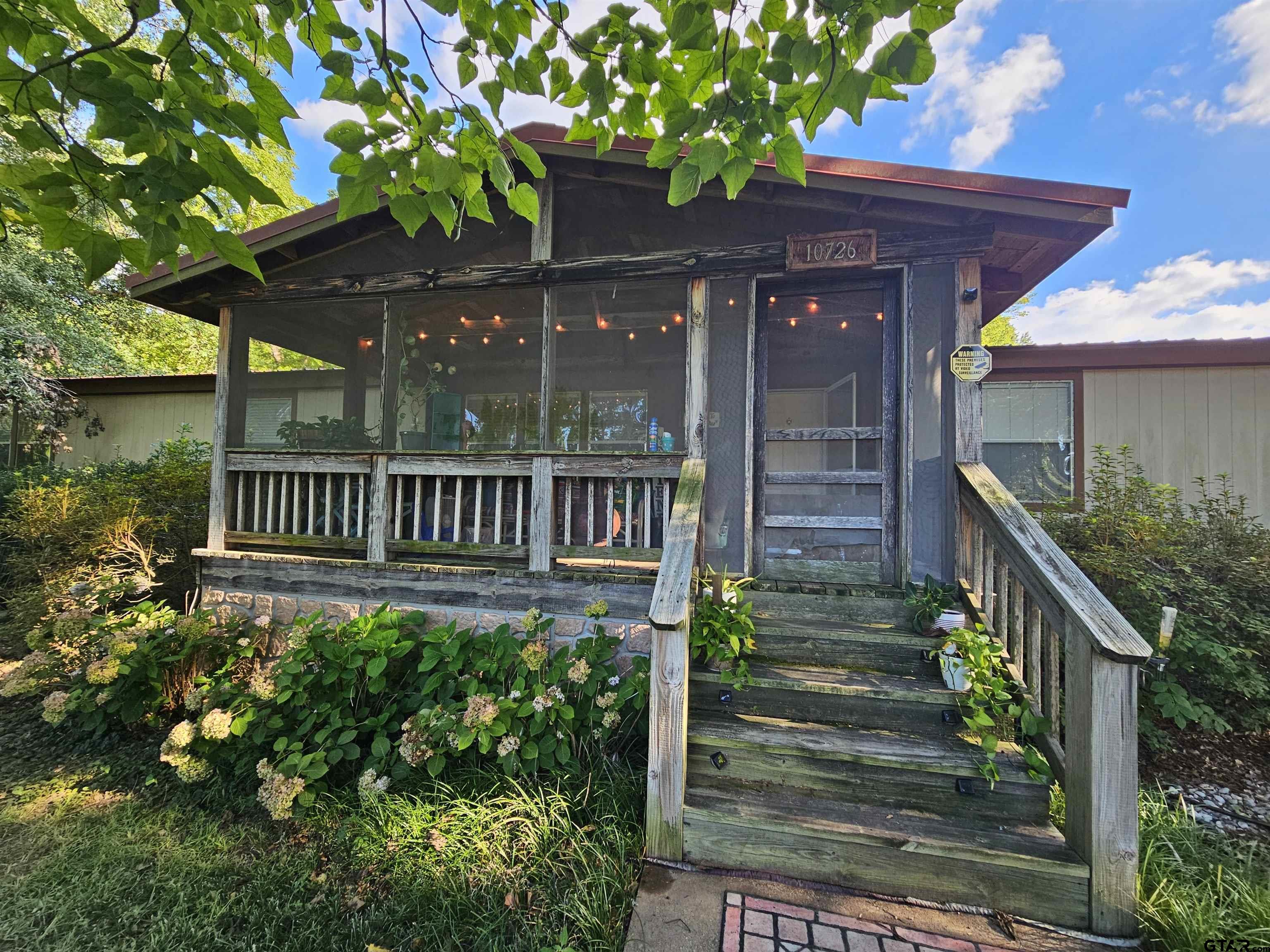 10726 Old Longview
