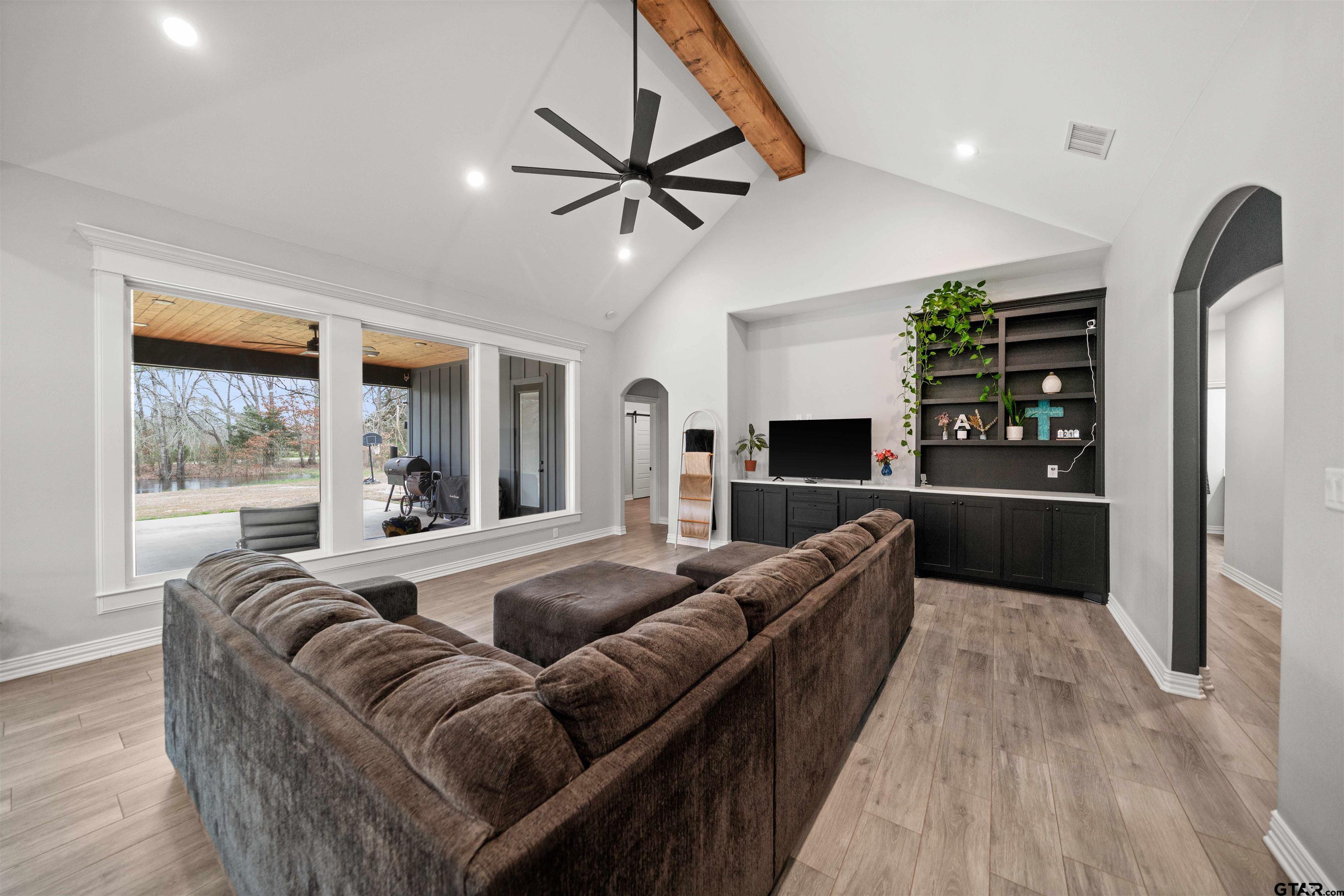 2434 County Road 3114