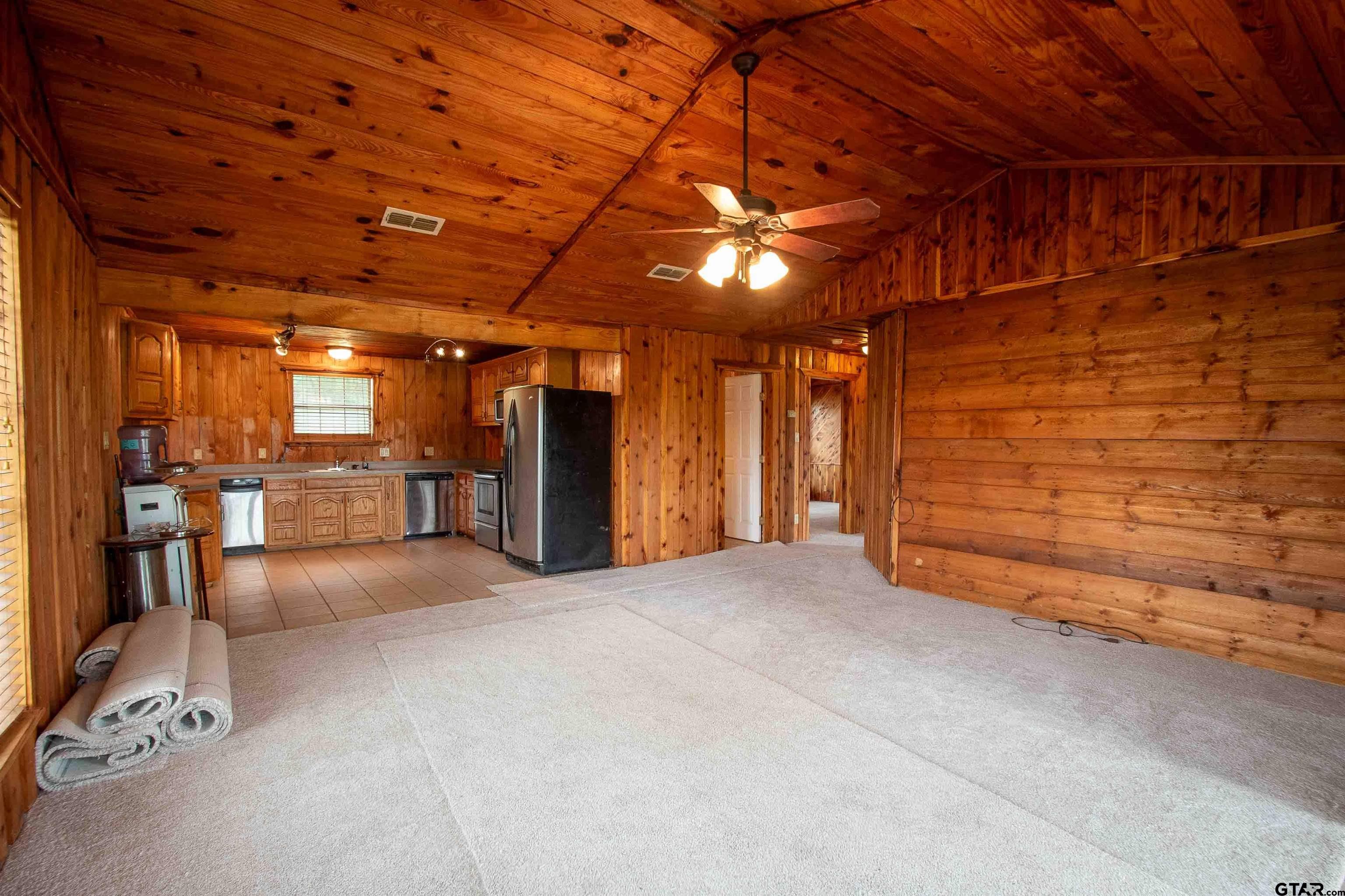 3389 Pvt Rd 8517