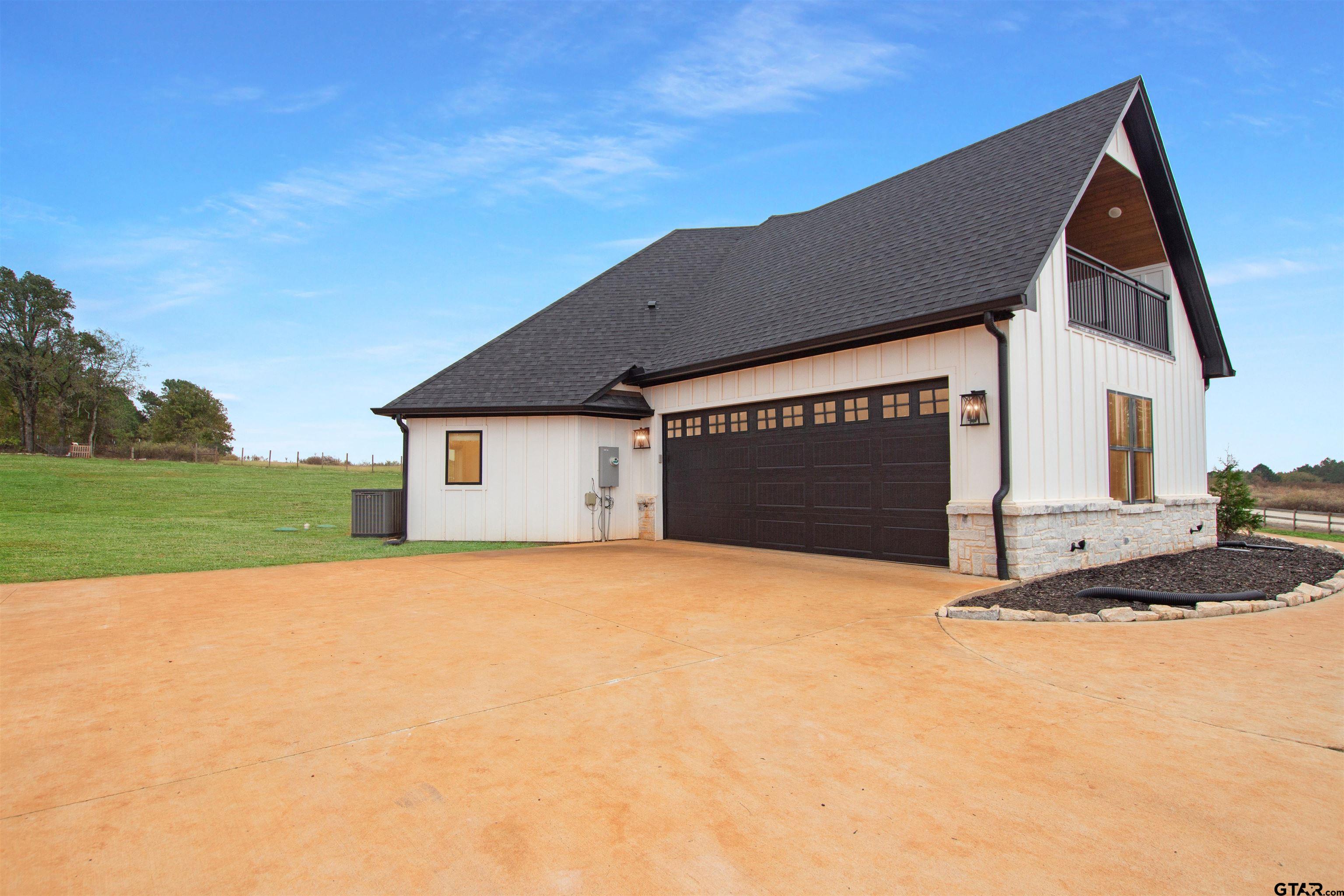 16652 Caeli Heights Ct