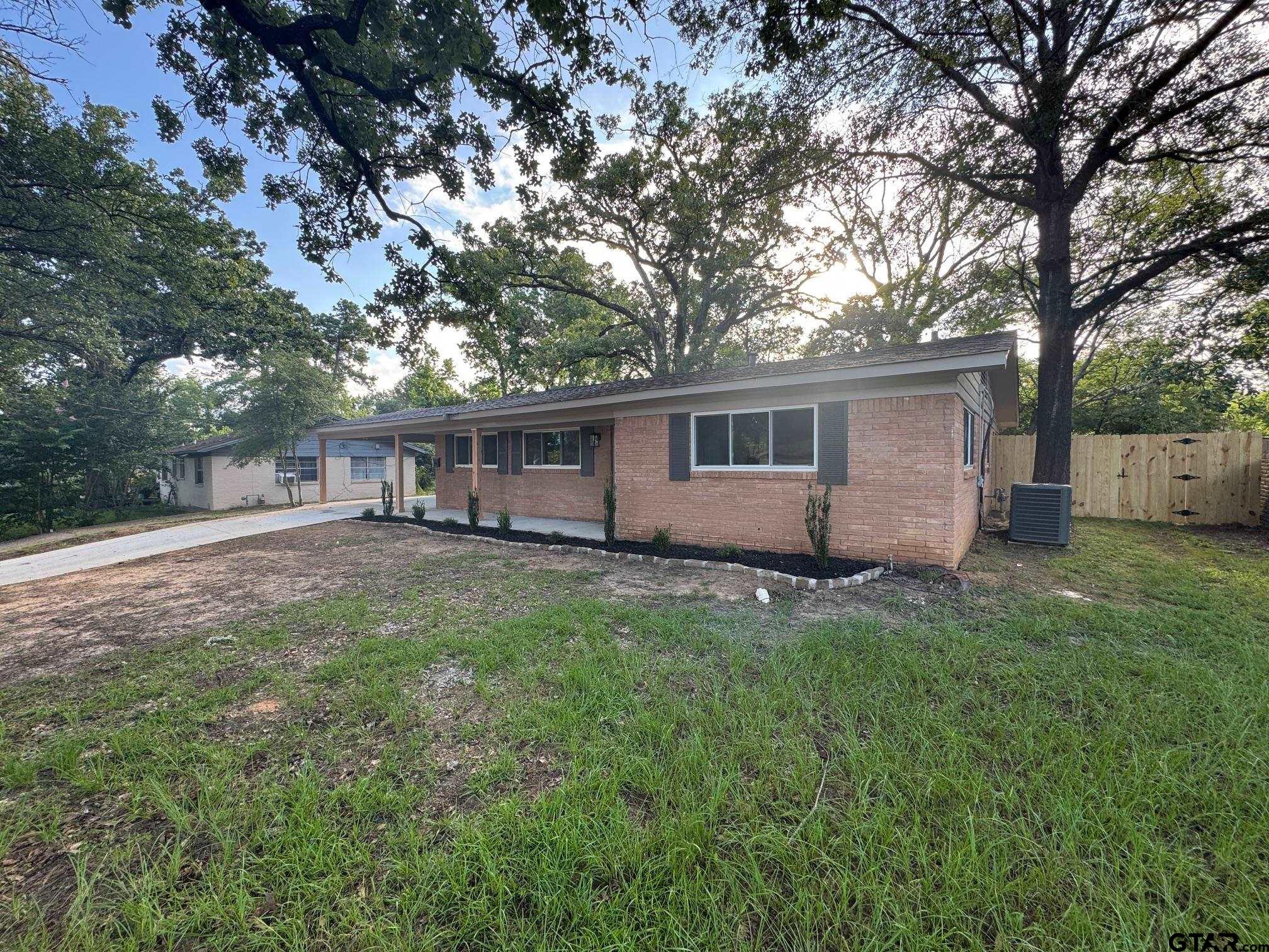 625 Northcrest Dr.