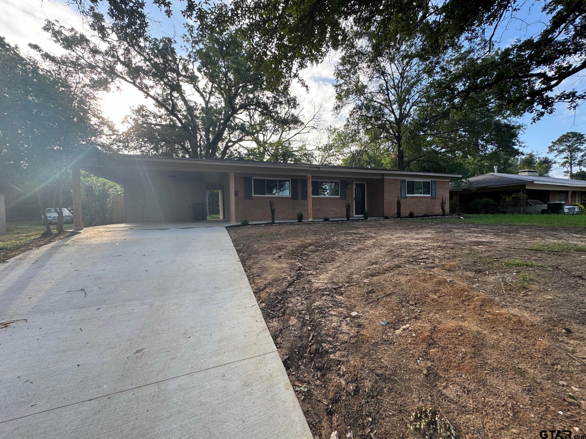 625 Northcrest Dr.