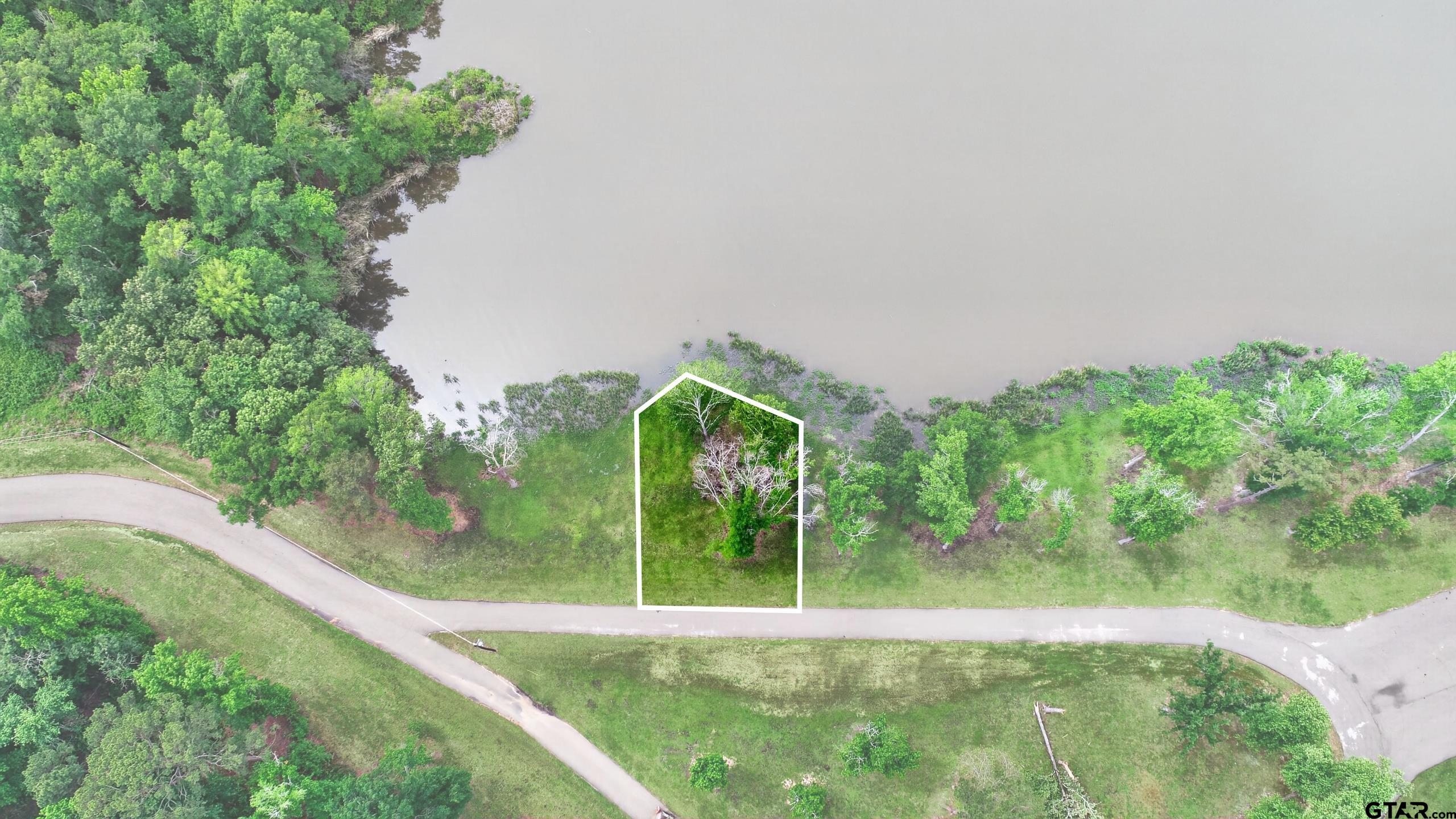 3101 Shadow Pine Dr