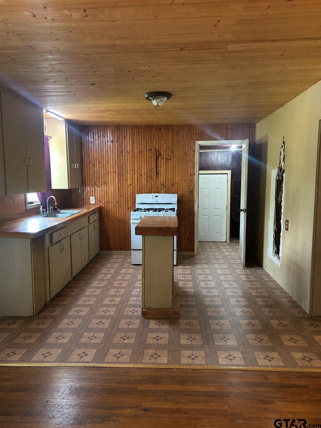 10836 N Hwy 79
