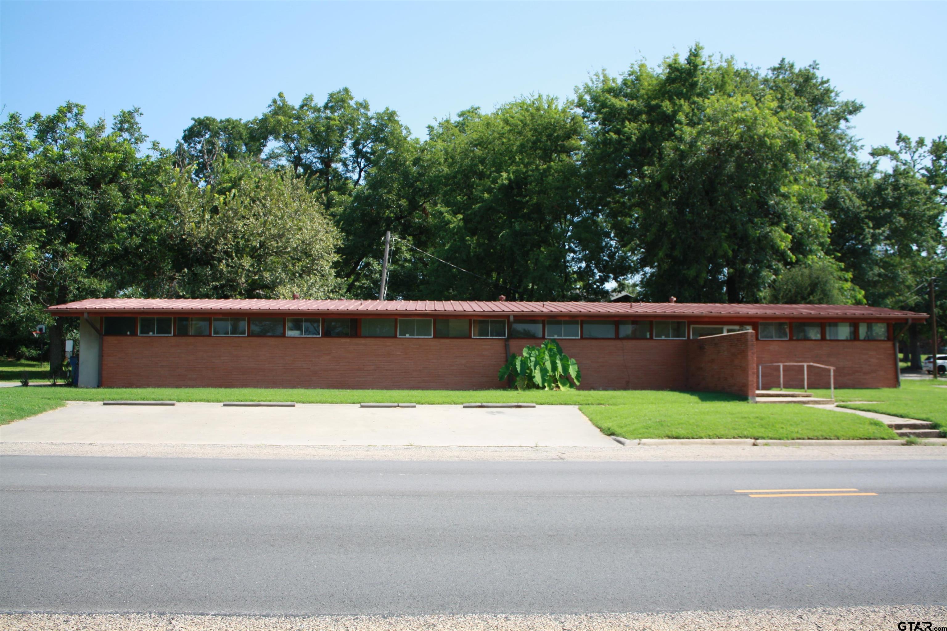 300 W Broadway