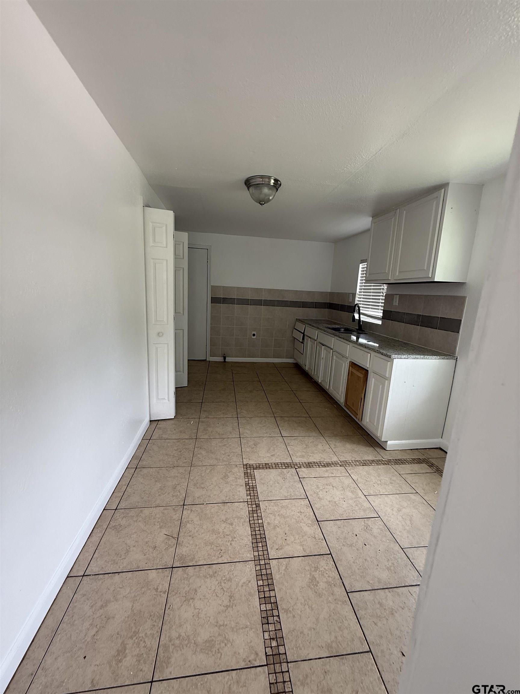 812 W 26th