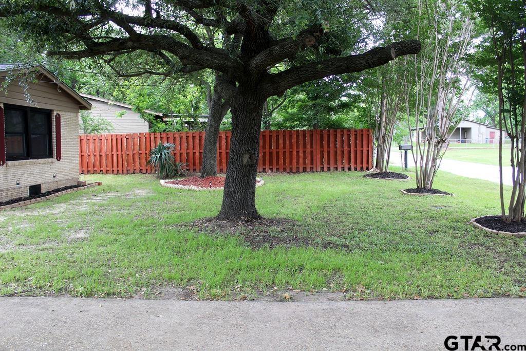 206 W. Dewey St.