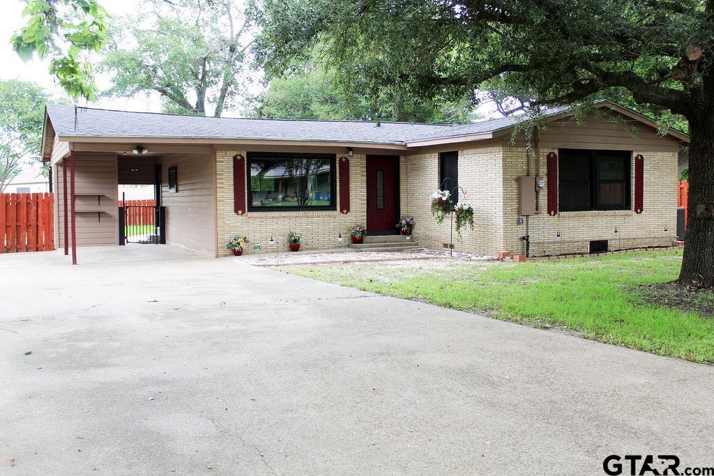 206 W. Dewey St.