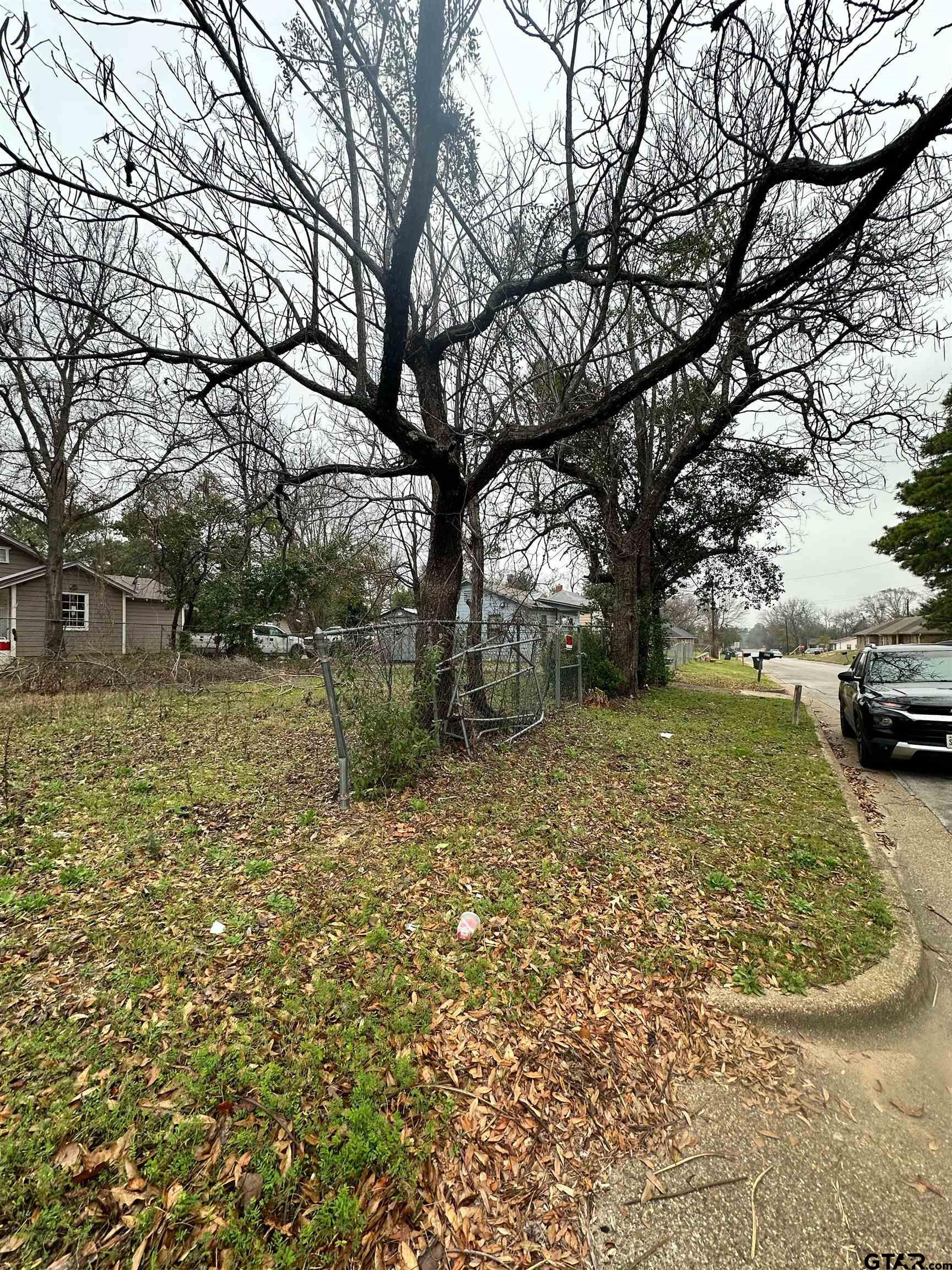 1103 S Academy Avenue