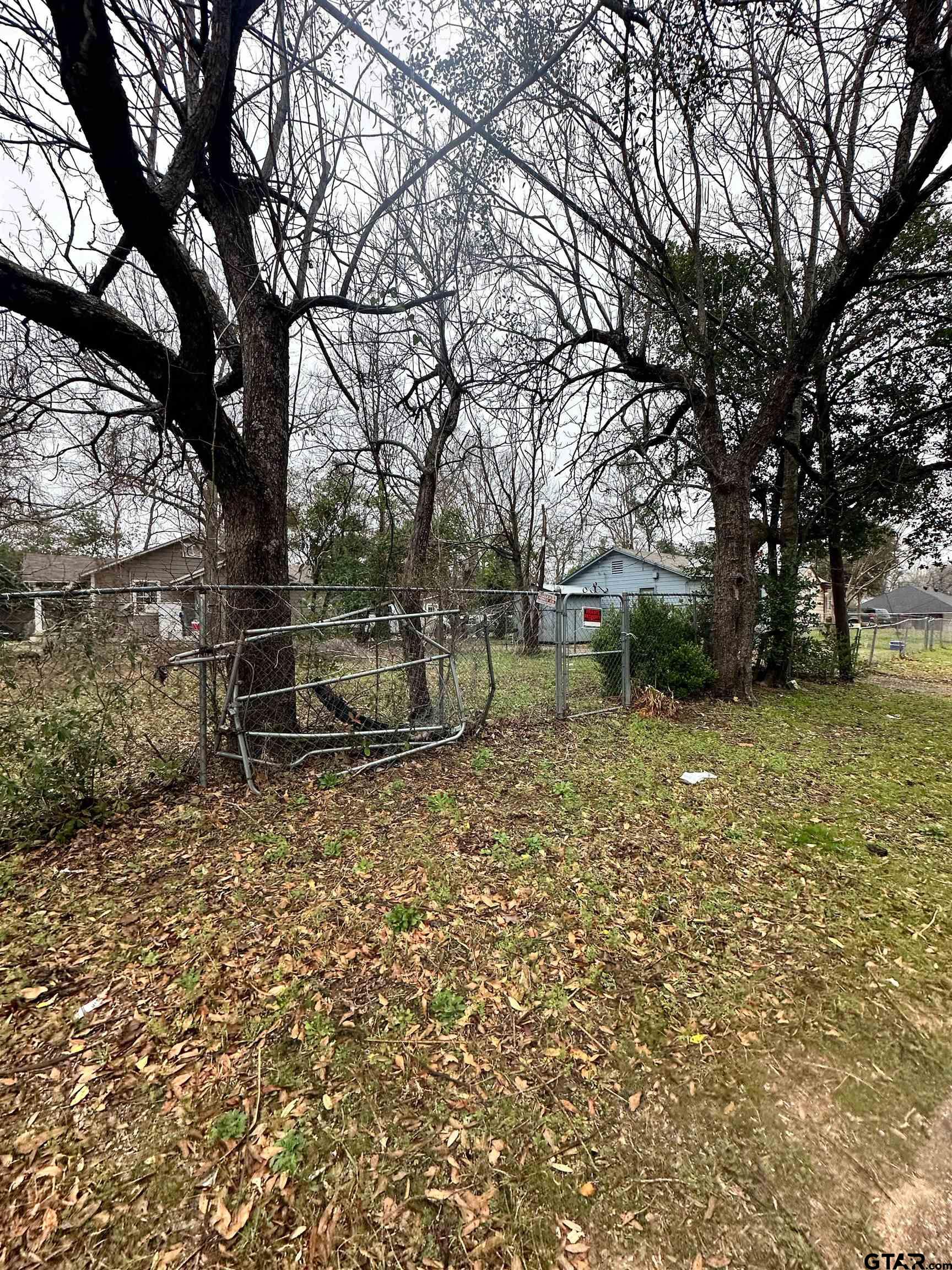 1103 S Academy Avenue