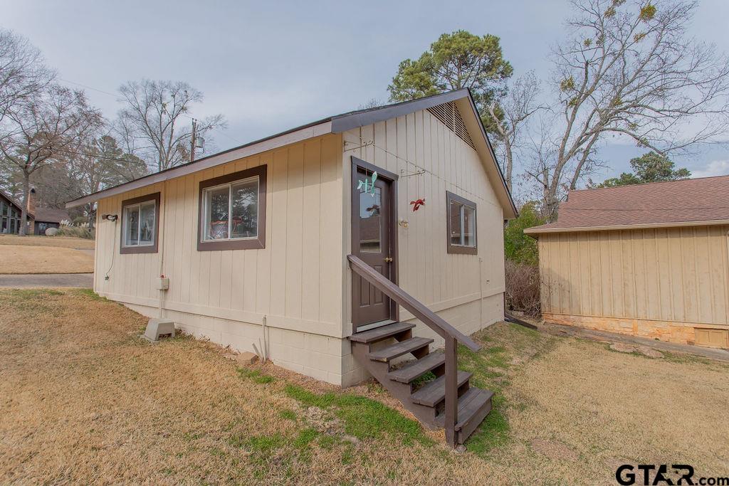 1419 Tanglewood East