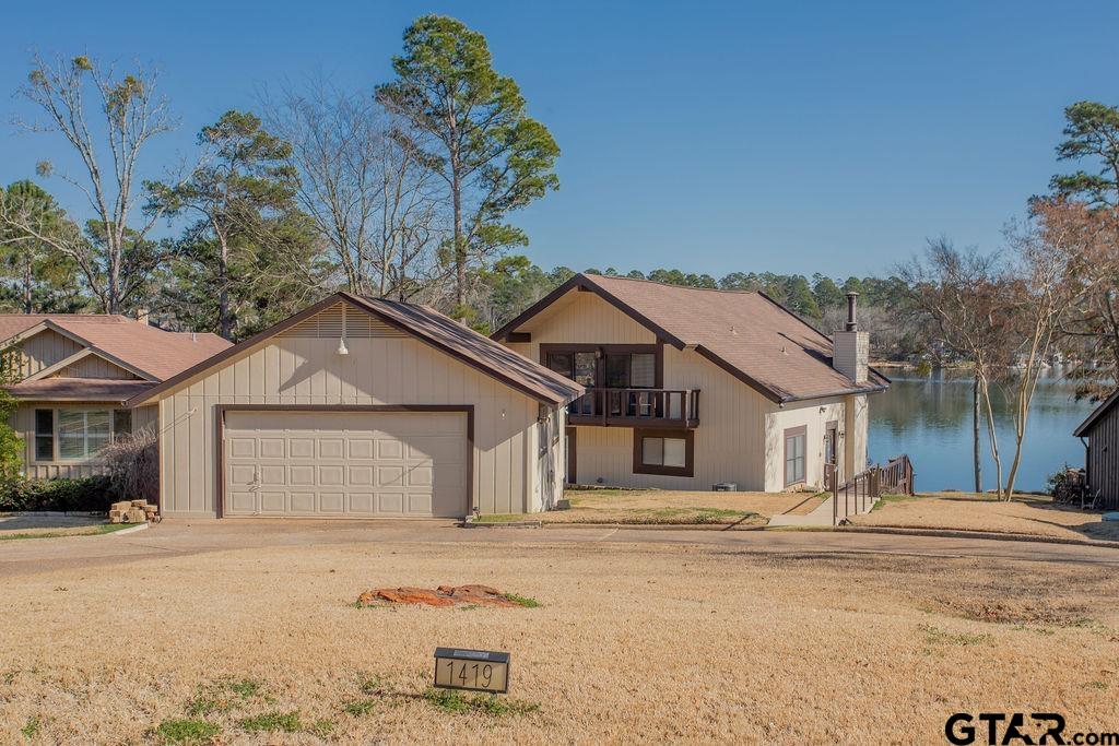 1419 Tanglewood East