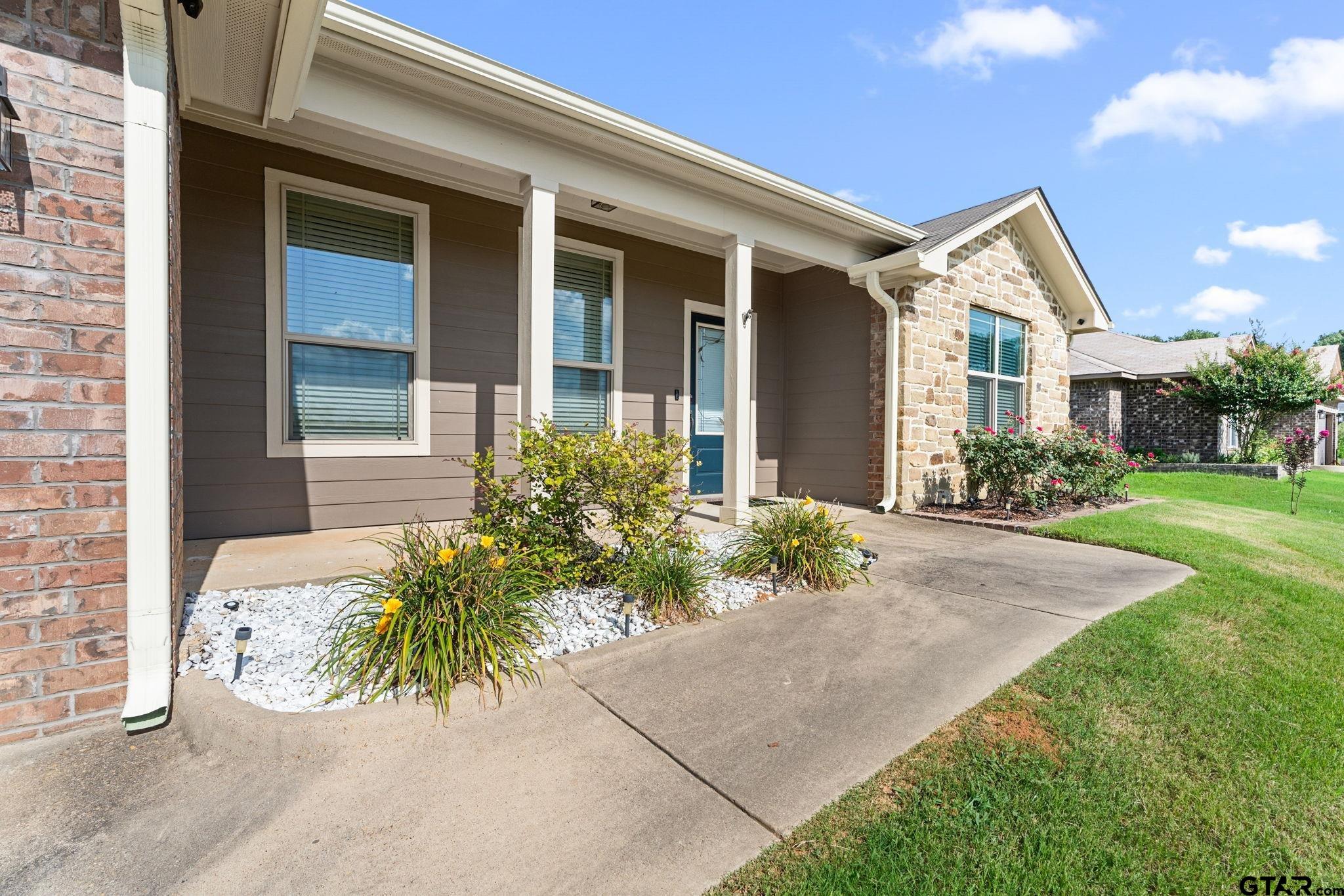 409 Mission Crest Cir