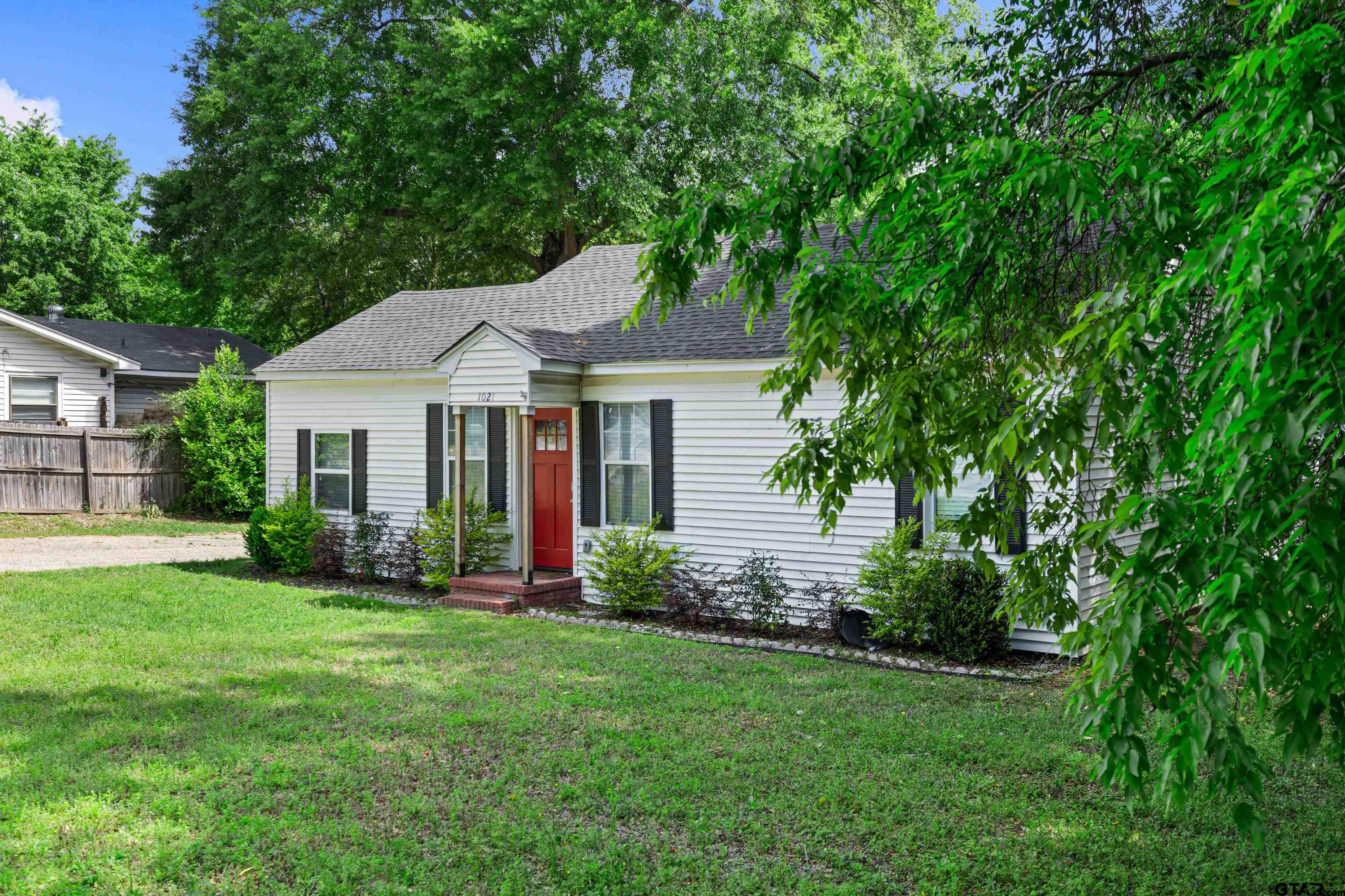 1021 N Montgomery St