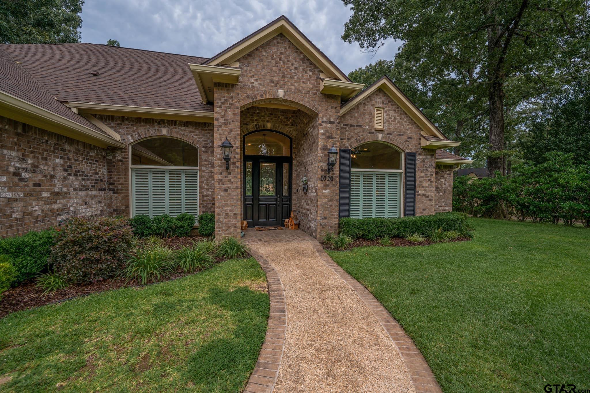 1020 Shadowood Dr