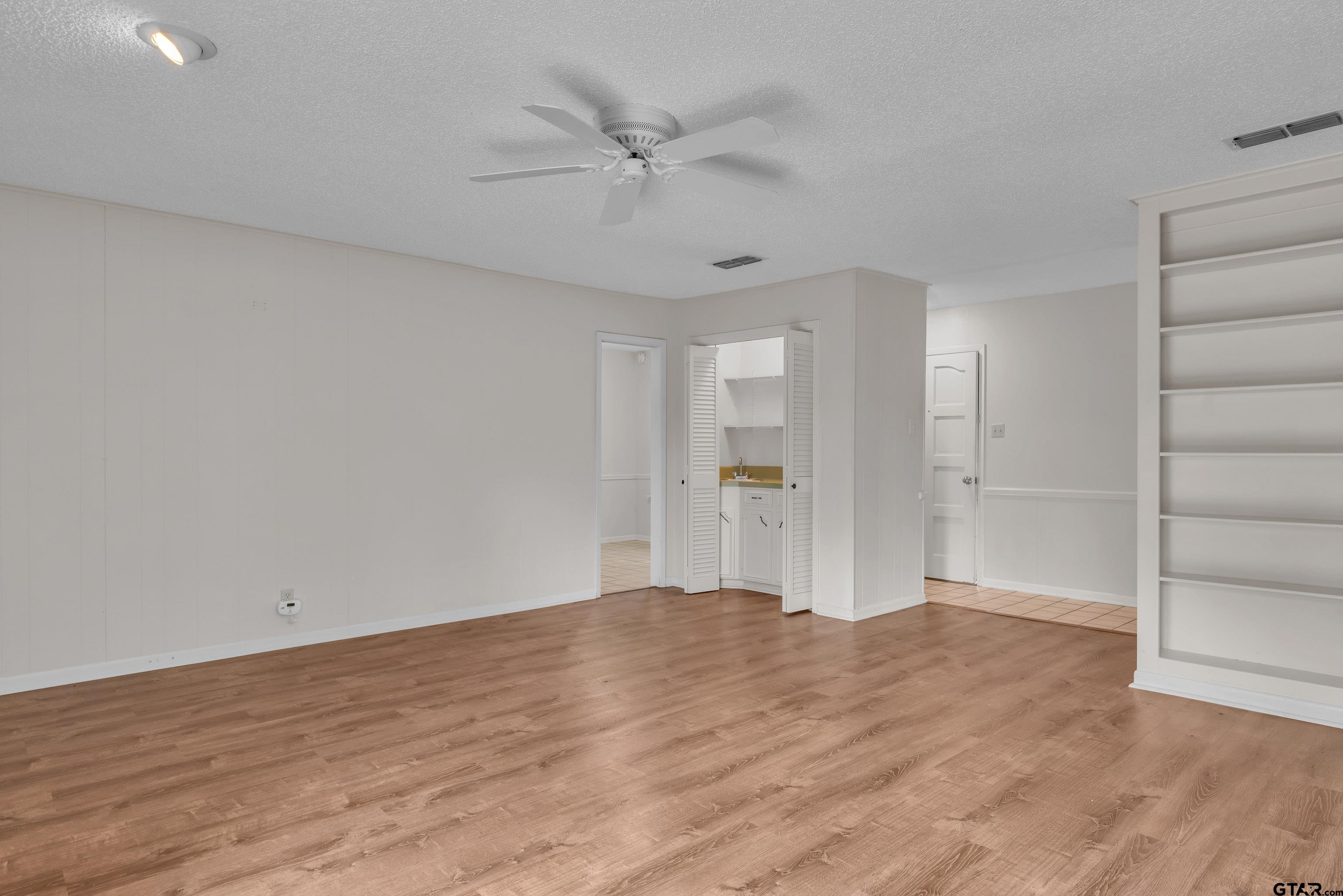 400 and 404 Top Hill Drive